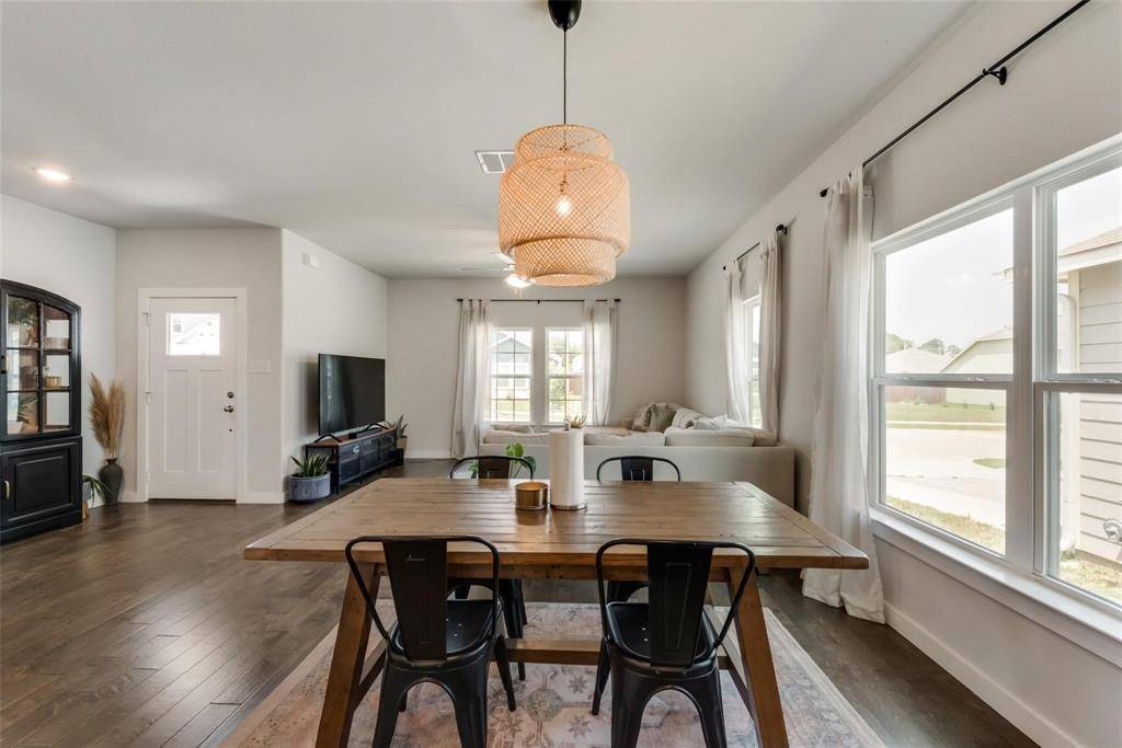 2204 Paxton Way, Denton, TX 76209