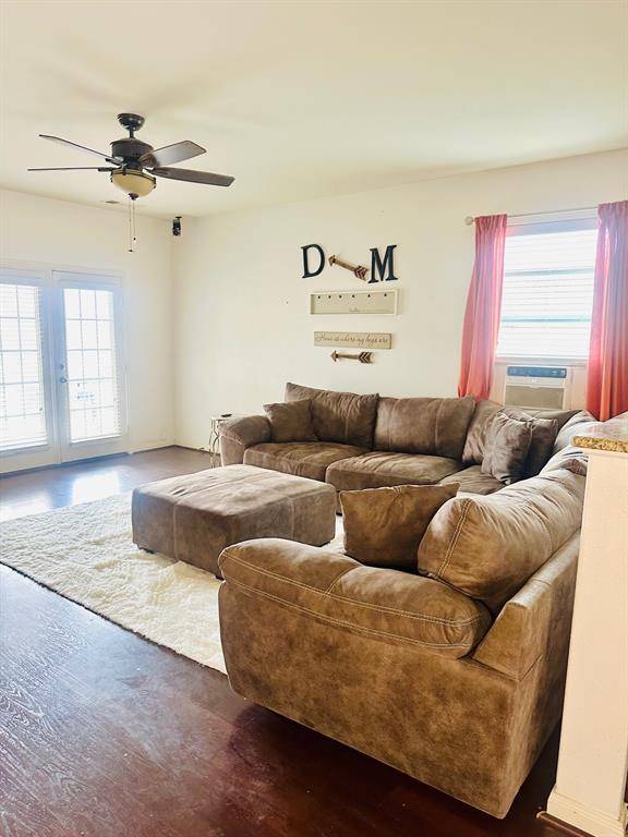 111 Rebel Road, Venus, TX 76084