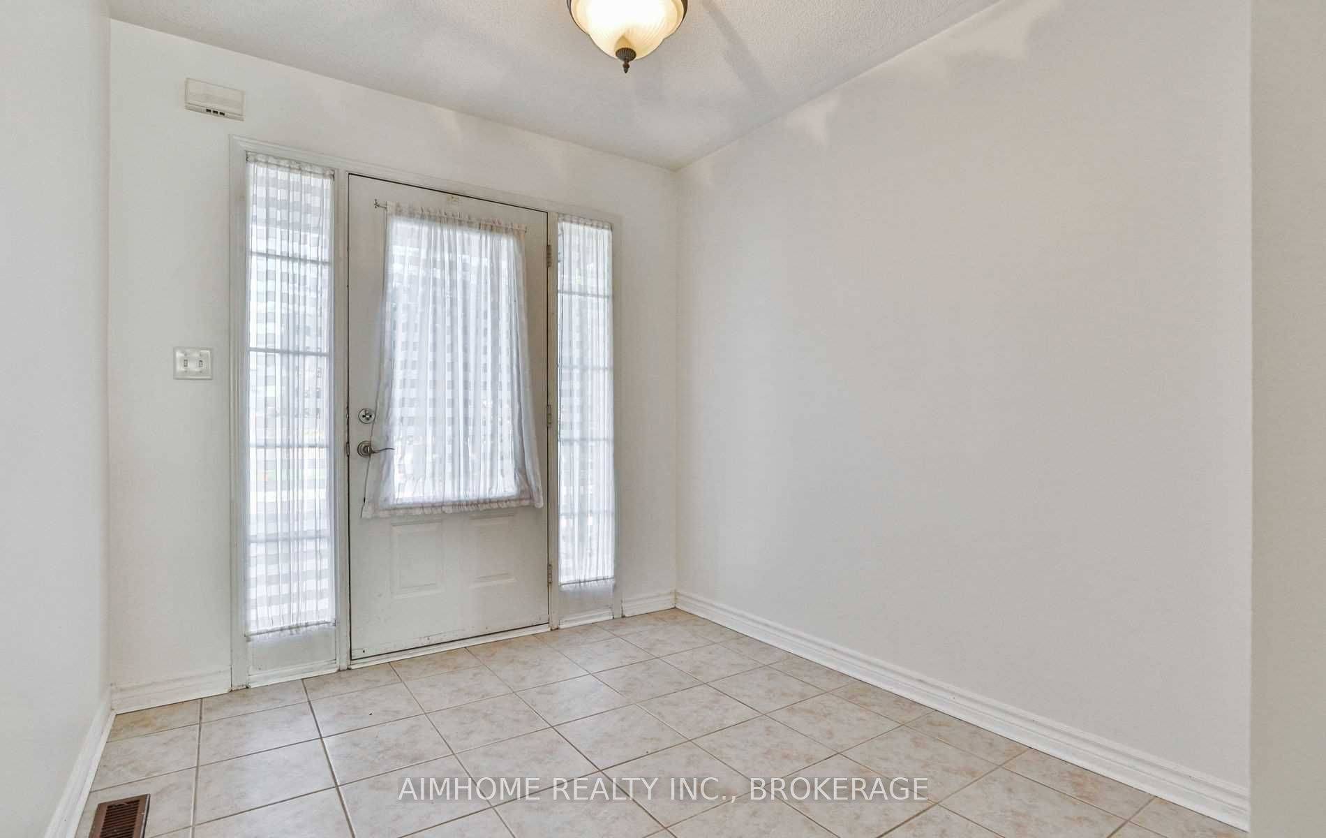 348 Kittridge RD, Oakville, ON L6H 7K8