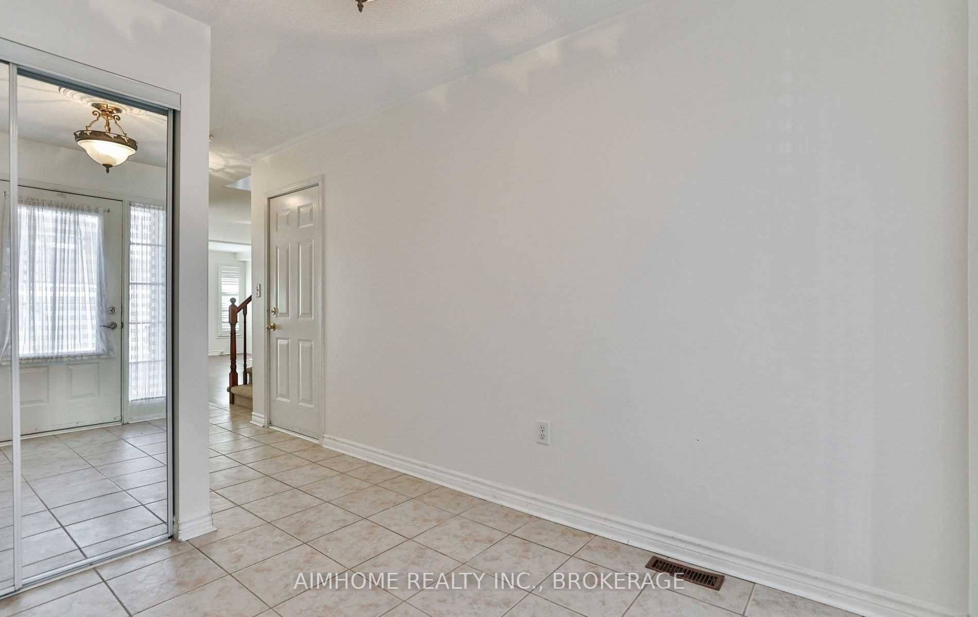 348 Kittridge RD, Oakville, ON L6H 7K8