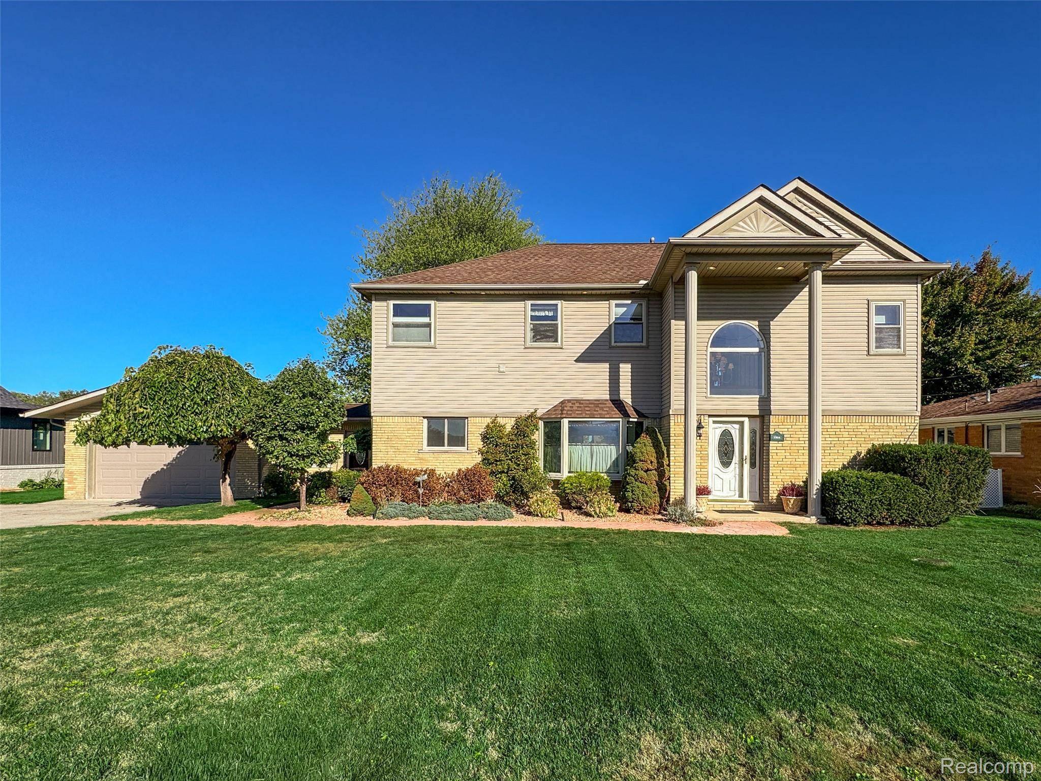 7214 Cardinal ST, Clay Township, MI 48001