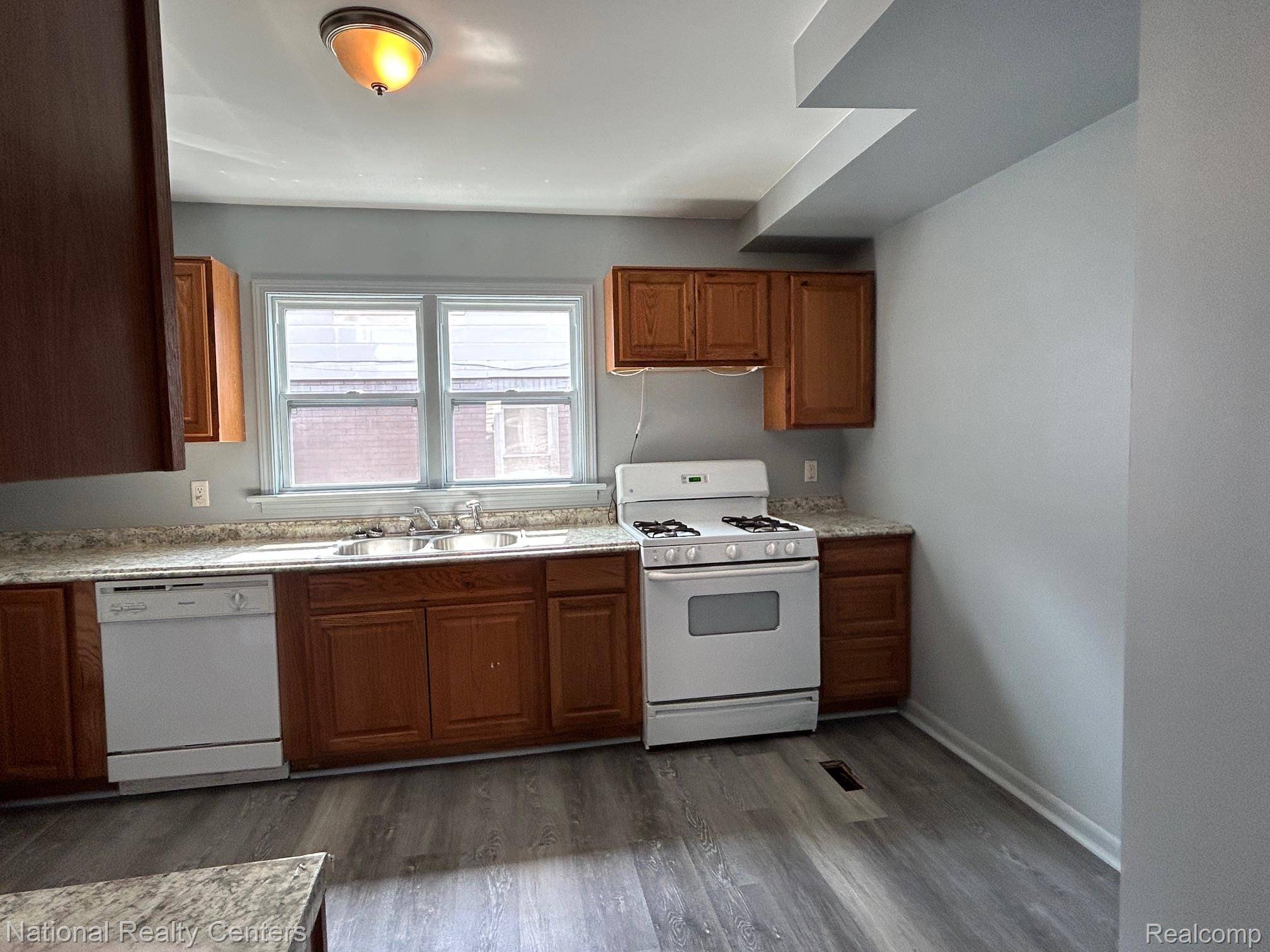 27626 BRETTONWOODS ST, Madison Heights, MI 48071