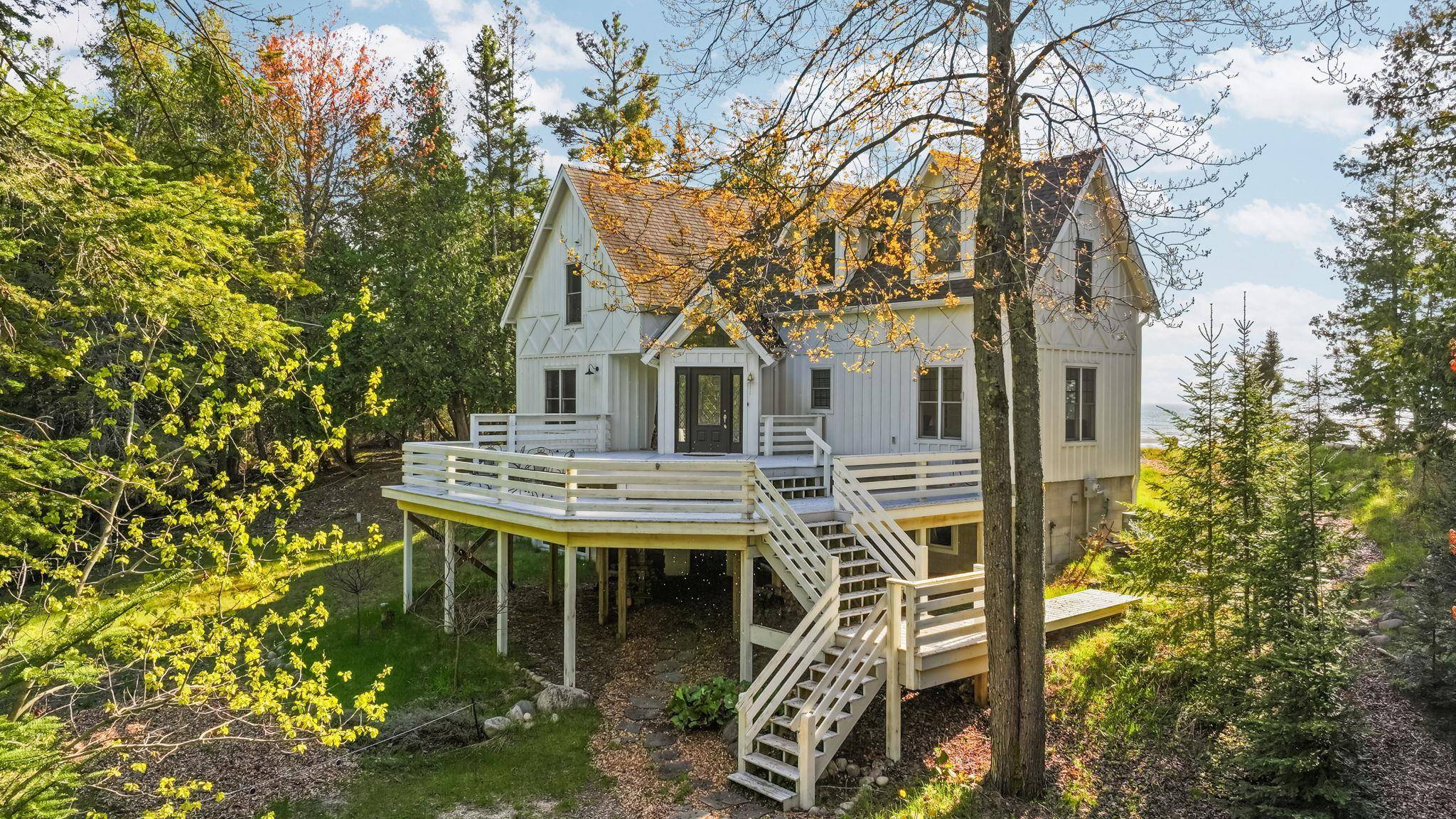 33171 Mrs Reddings TRL, Peaine Twp, MI 49782