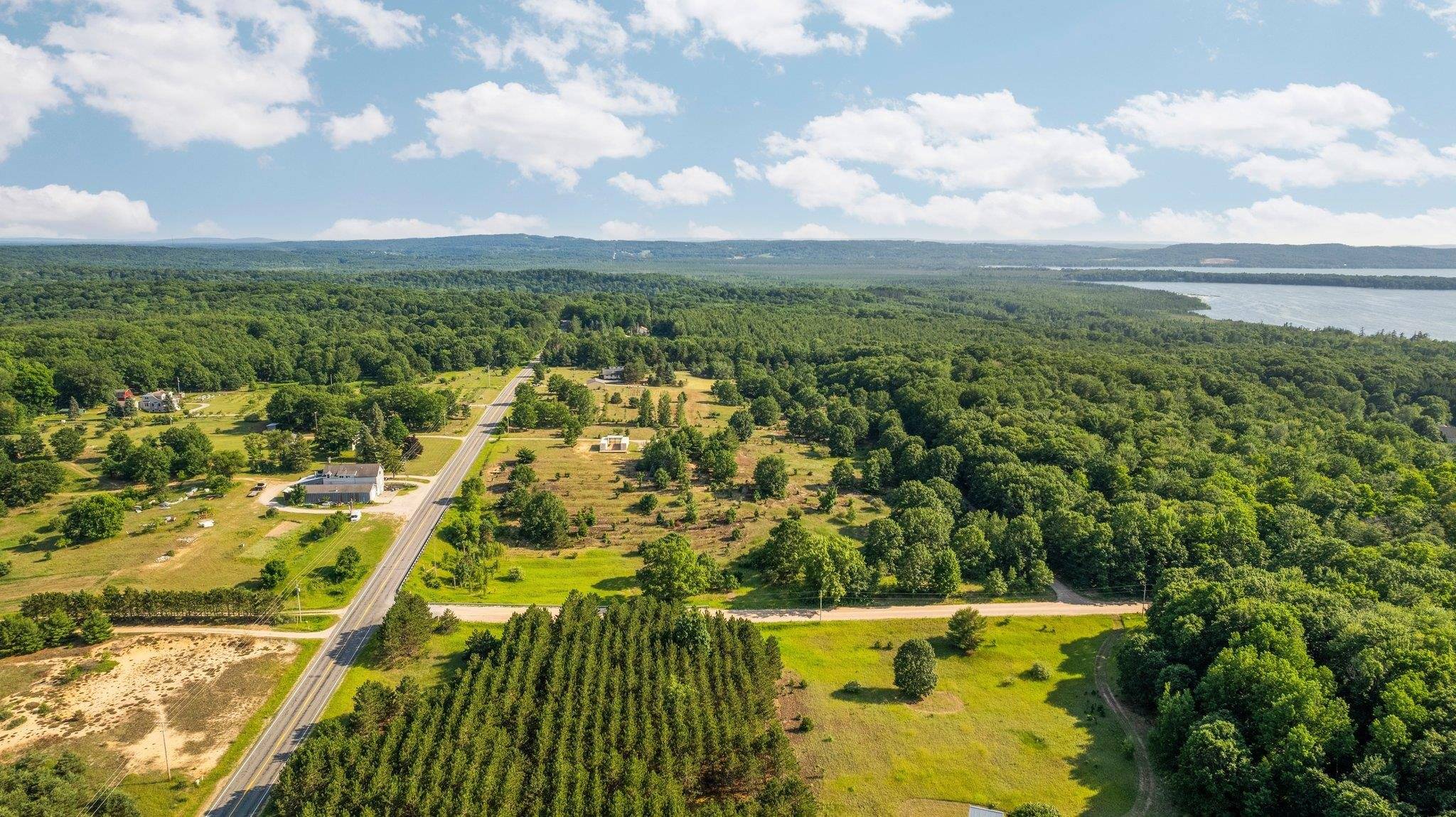 5896 Indian Hill RD, Platte Twp, MI 49640