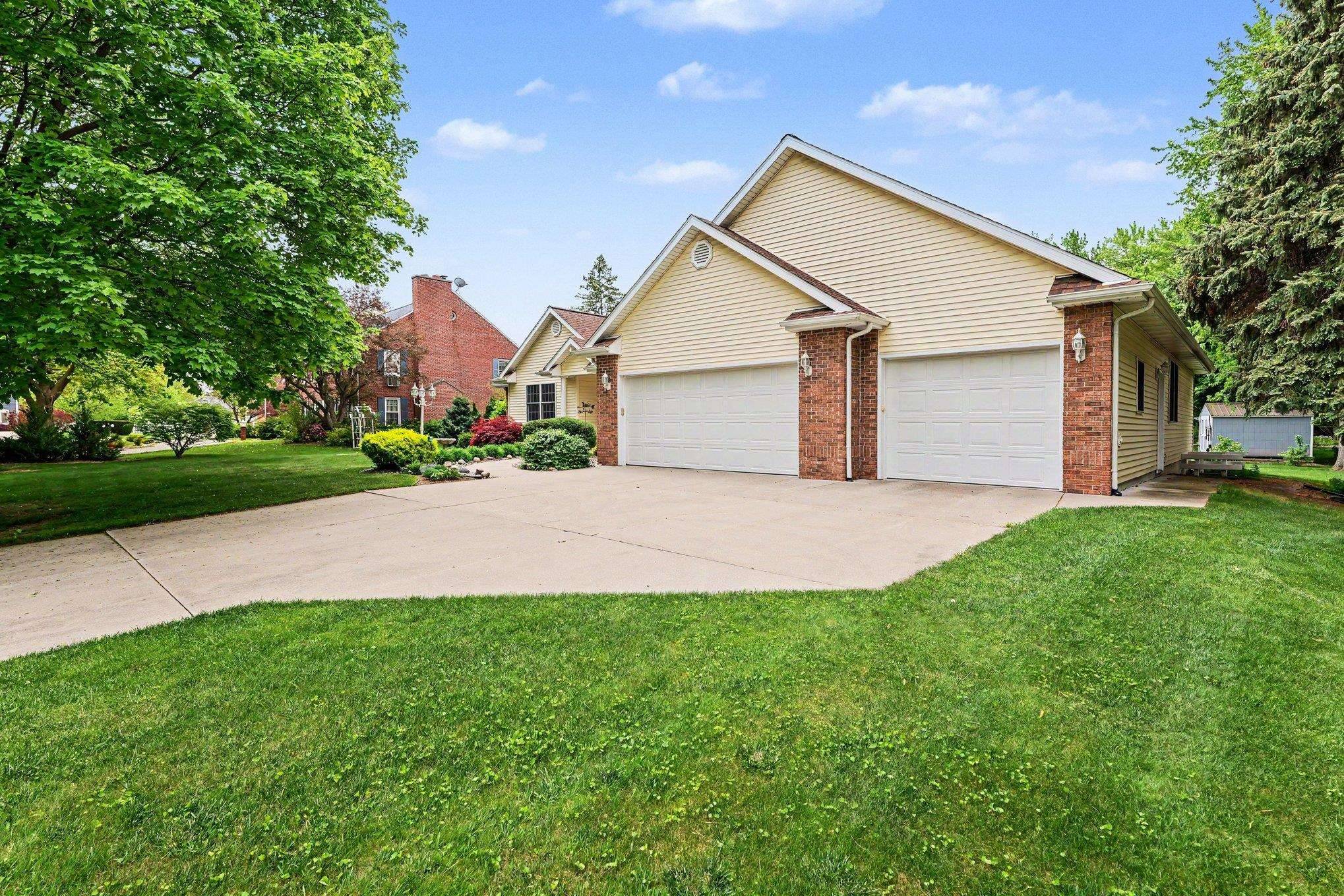 1220 Glenwood DR, Pleasant, MI 48858