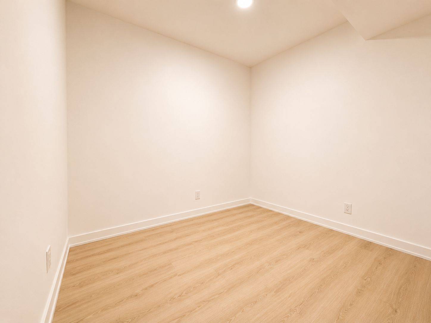 100 Queen ST E #3607, Toronto C08, ON M5C 0B5