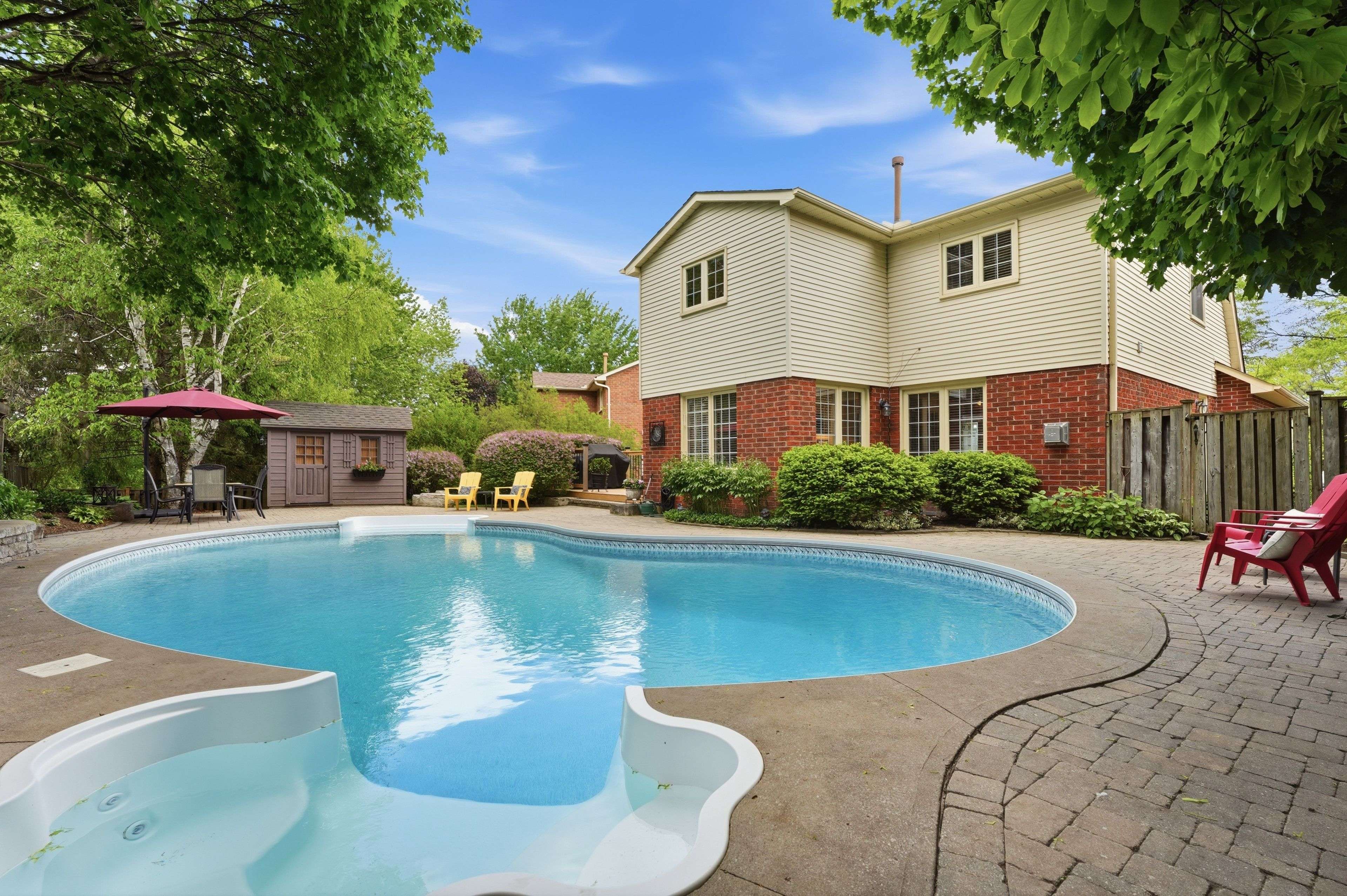 40 Moffat CRES, Aurora, ON L4G 4Z9