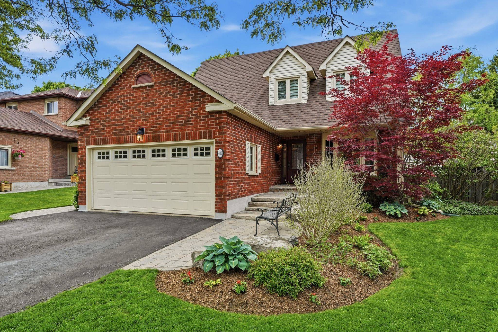 40 Moffat CRES, Aurora, ON L4G 4Z9