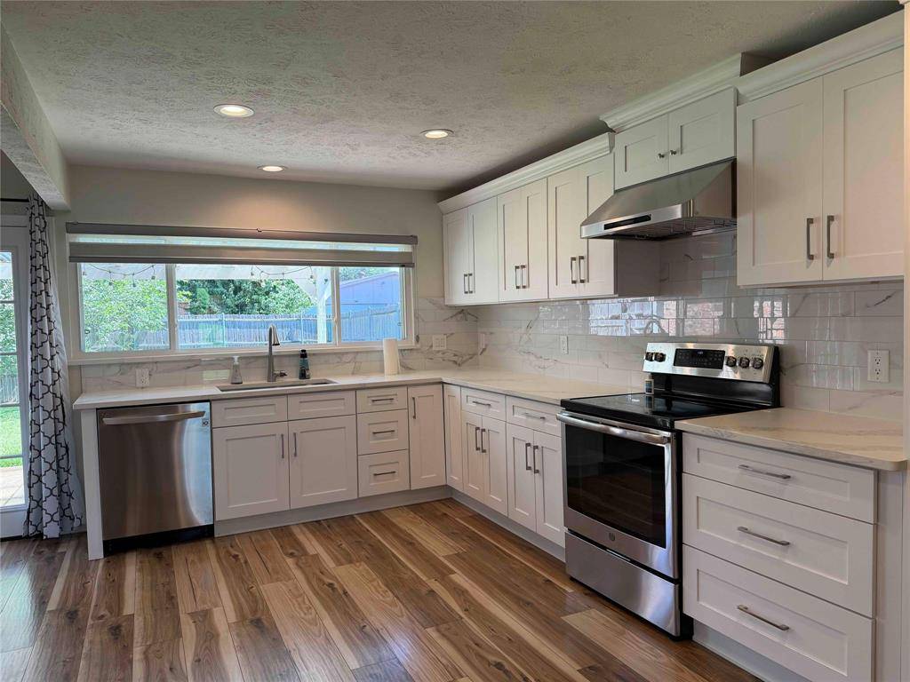 2917 Esquire Lane, Garland, TX 75044