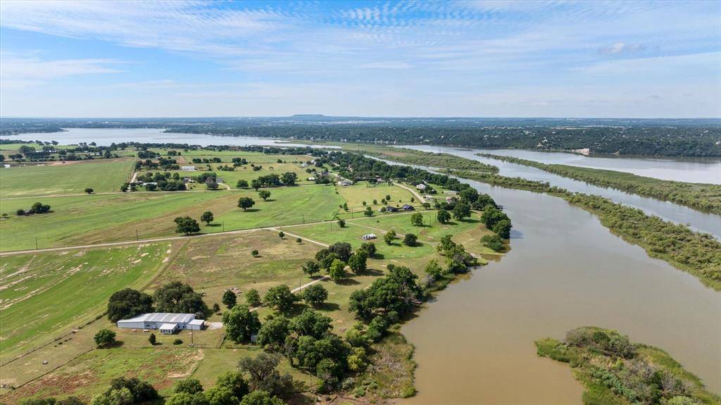 1810 Charlie Court, Granbury, TX 76049