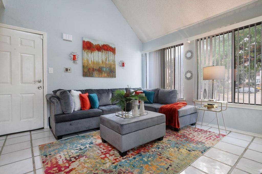2300 Bamboo Drive #N211, Arlington, TX 76006