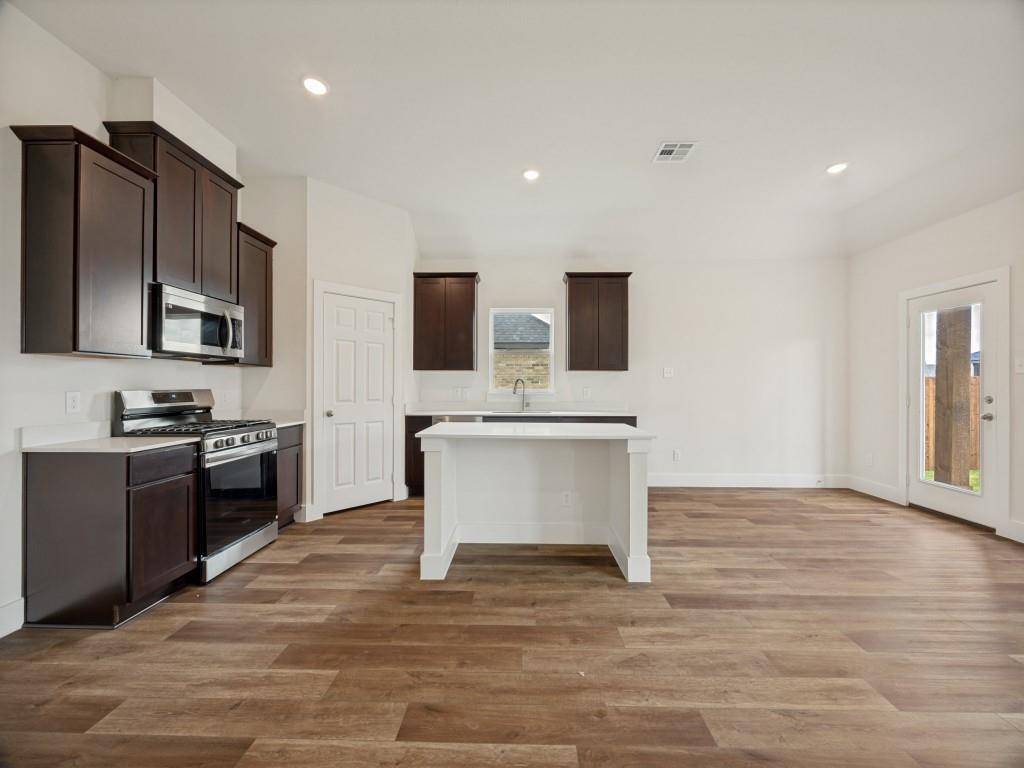 2411 Stonebriar Ln, Sherman, TX 75092