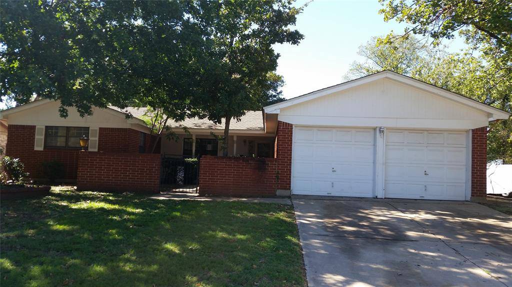1608 Mims Street, Fort Worth, TX 76112