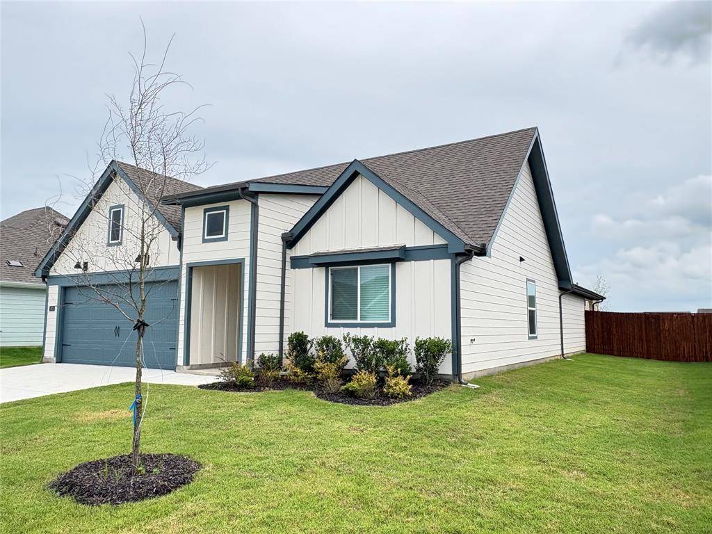 811 Orchid Way, Pilot Point, TX 76258