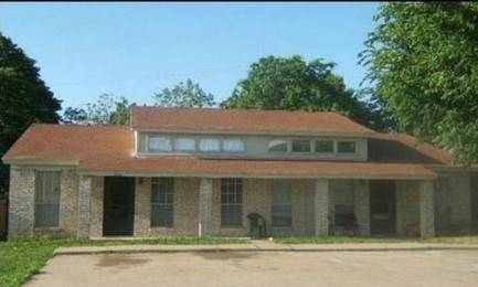 1037 Southmoor Drive, Arlington, TX 76010