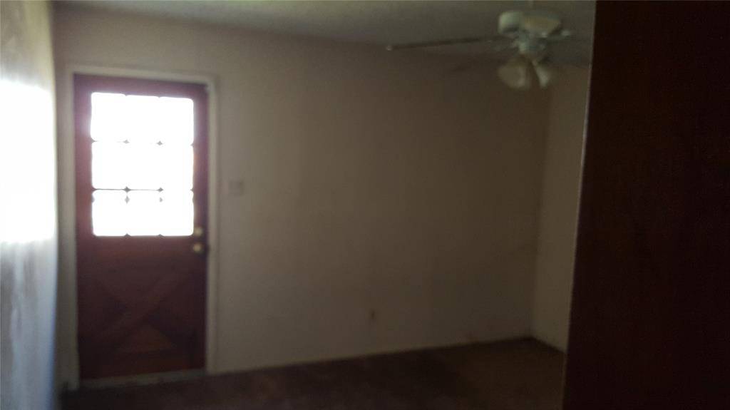 1037 Southmoor Drive, Arlington, TX 76010