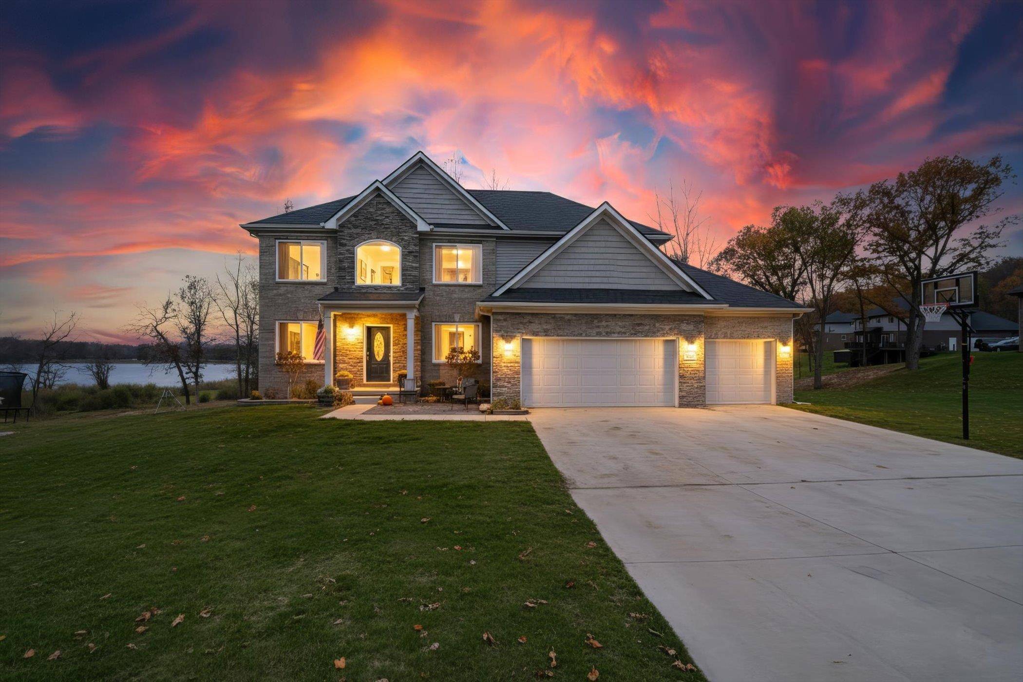 126 Parker Ln LN, Brandon Twp, MI 48462
