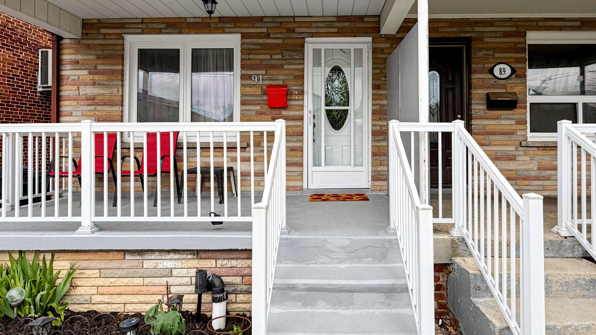 91 Kirknewton RD, Toronto W03, ON M6E 3X9