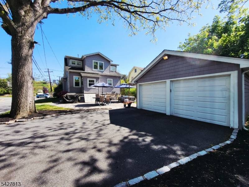 266 Eagle Rock Ave, Roseland Boro, NJ 07068