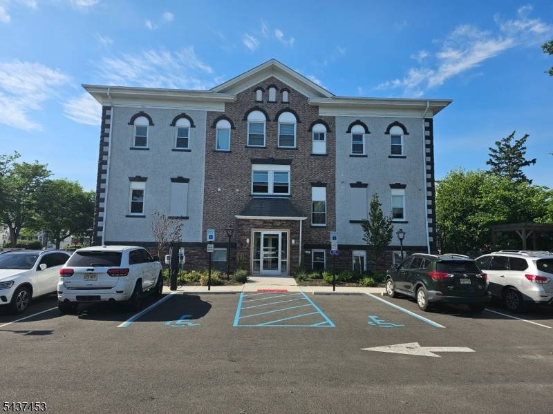 33 2nd St #6, Raritan Boro, NJ 08869