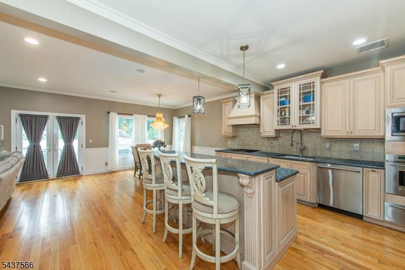 95 Highwood Ave, Englewood City, NJ 07631