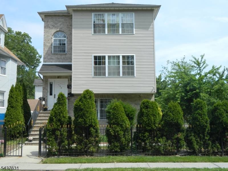 140 S Burnett St, East Orange City, NJ 07018