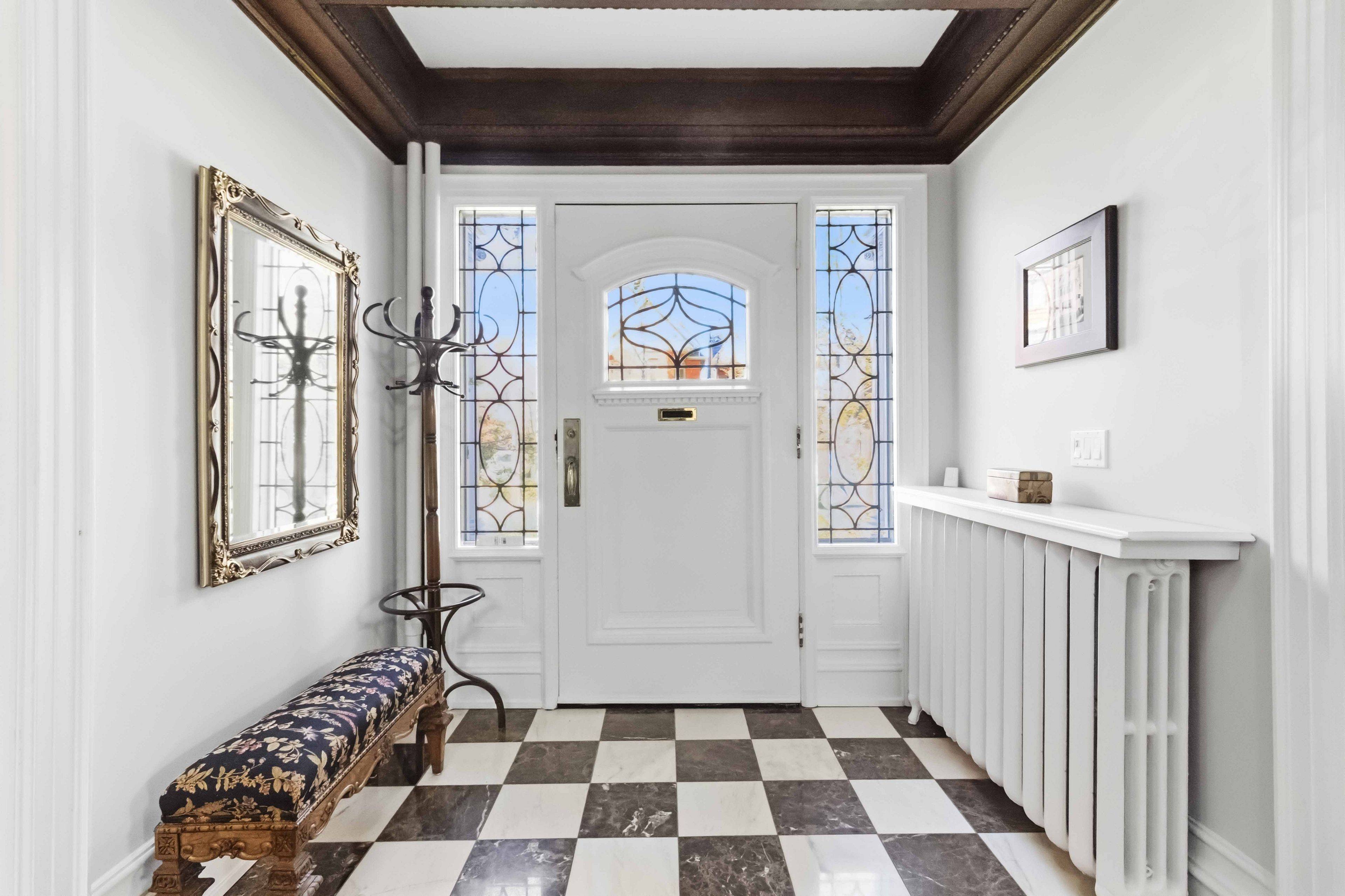 41 Nanton AVE, Toronto C09, ON M4W 2Y8