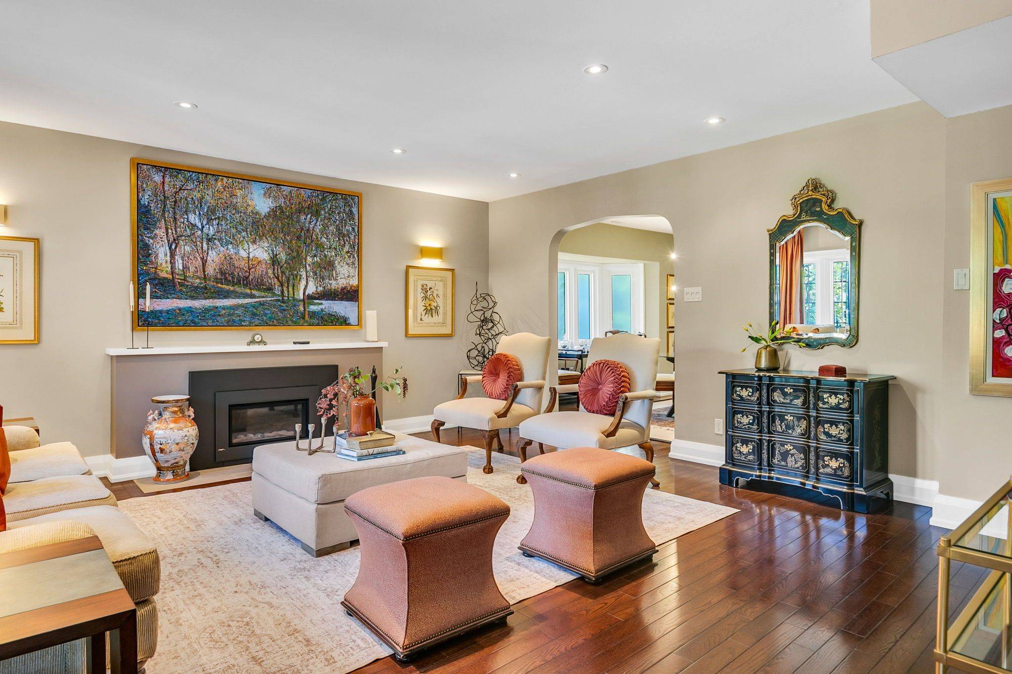 137 Highbourne RD, Toronto C03, ON M5P 2J8