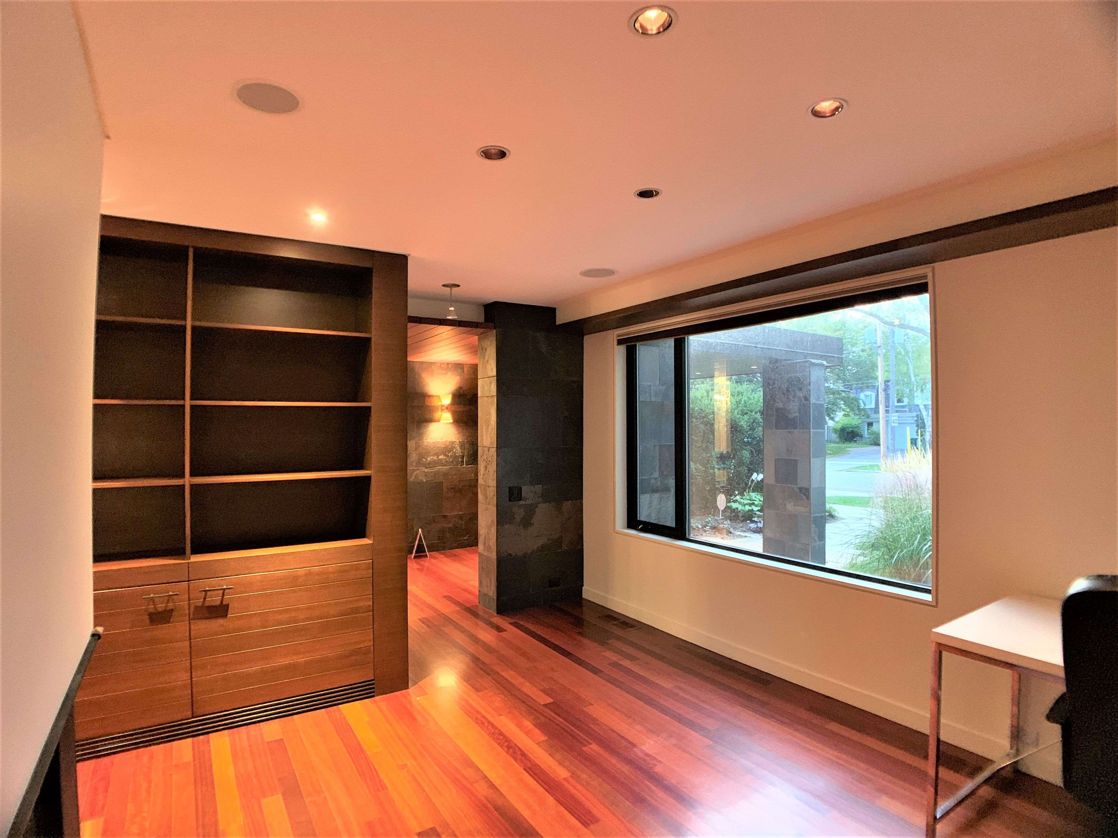 5 Dunlace DR, Toronto C12, ON M2L 2R8