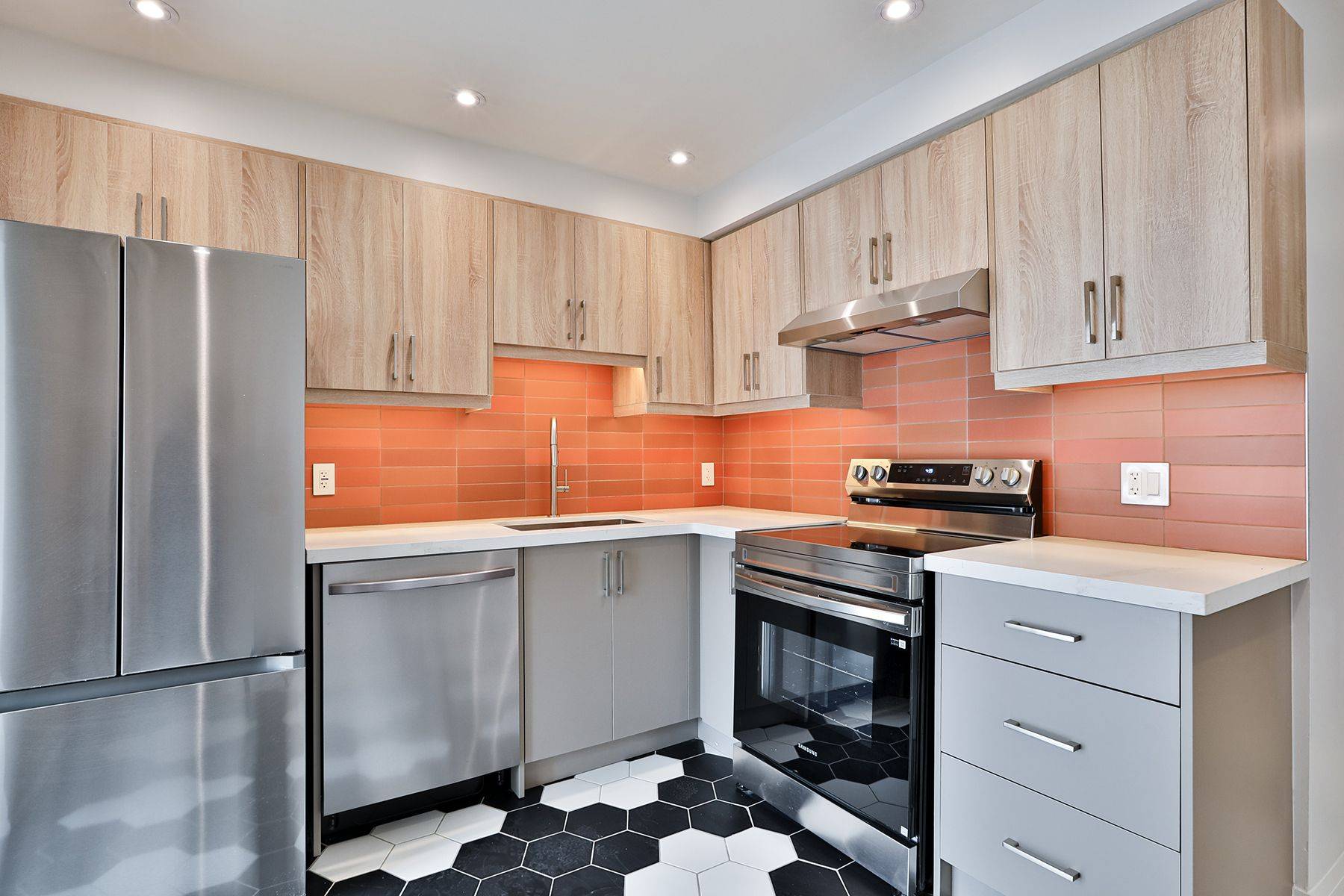 612 Gerrard ST E #2, Toronto E01, ON M4M 1Y3
