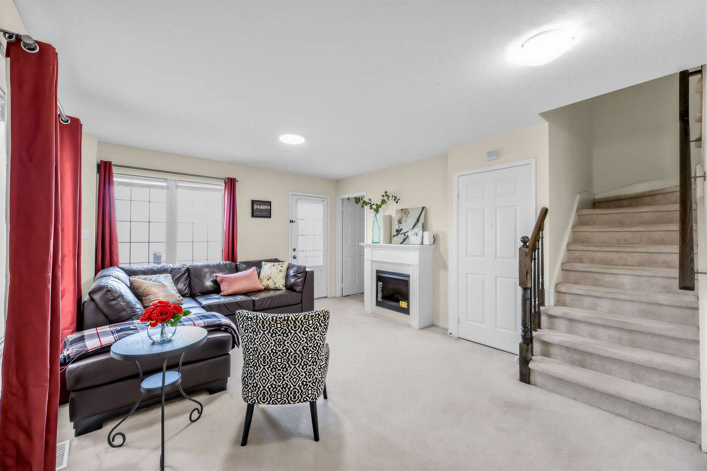 902 Audley RD N, Ajax, ON L1Z 0N2