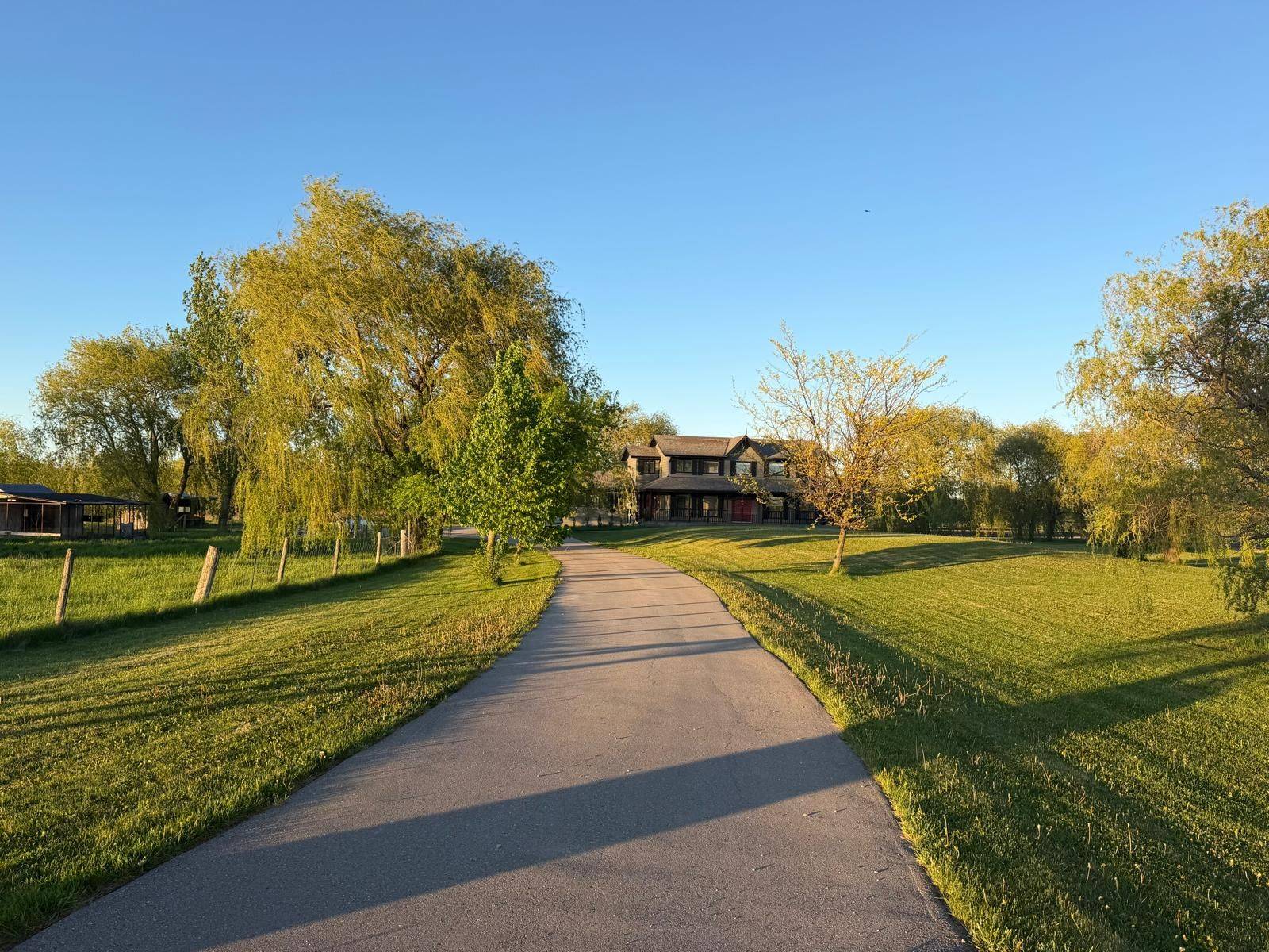 3561 15th Side RD, New Tecumseth, ON L0G 1A0