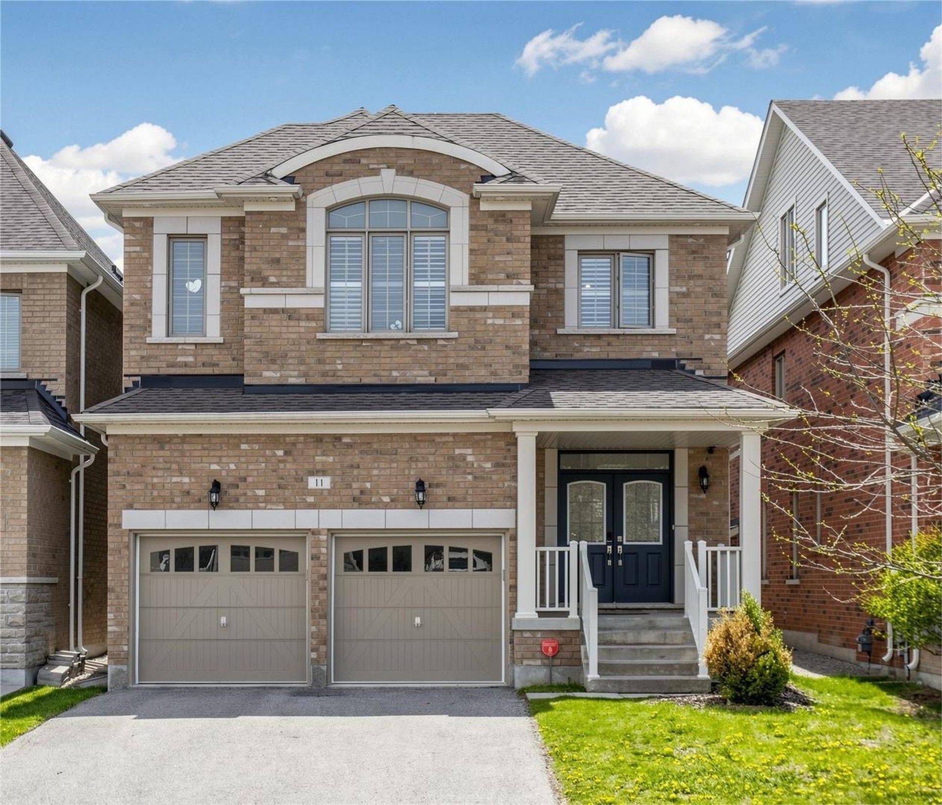 11 Peter Miller ST, Aurora, ON L4G 0W4