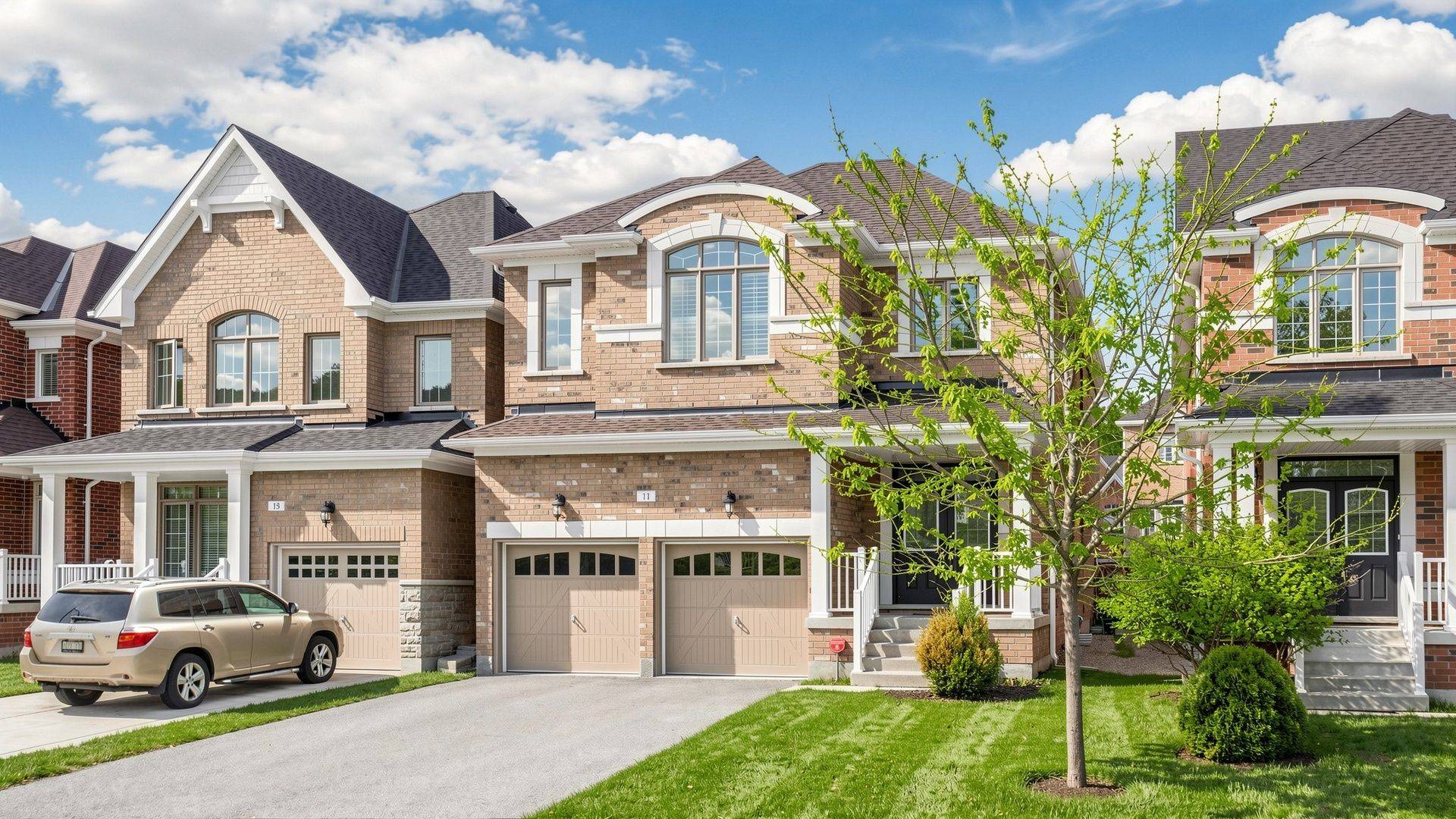 11 Peter Miller ST, Aurora, ON L4G 0W4