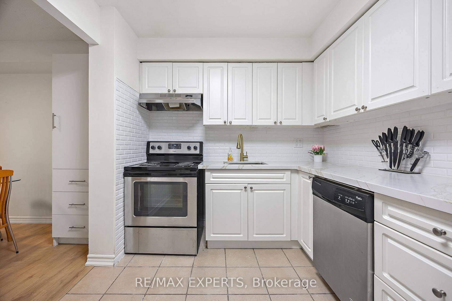 242 Milestone CRES, Aurora, ON L4G 3M2