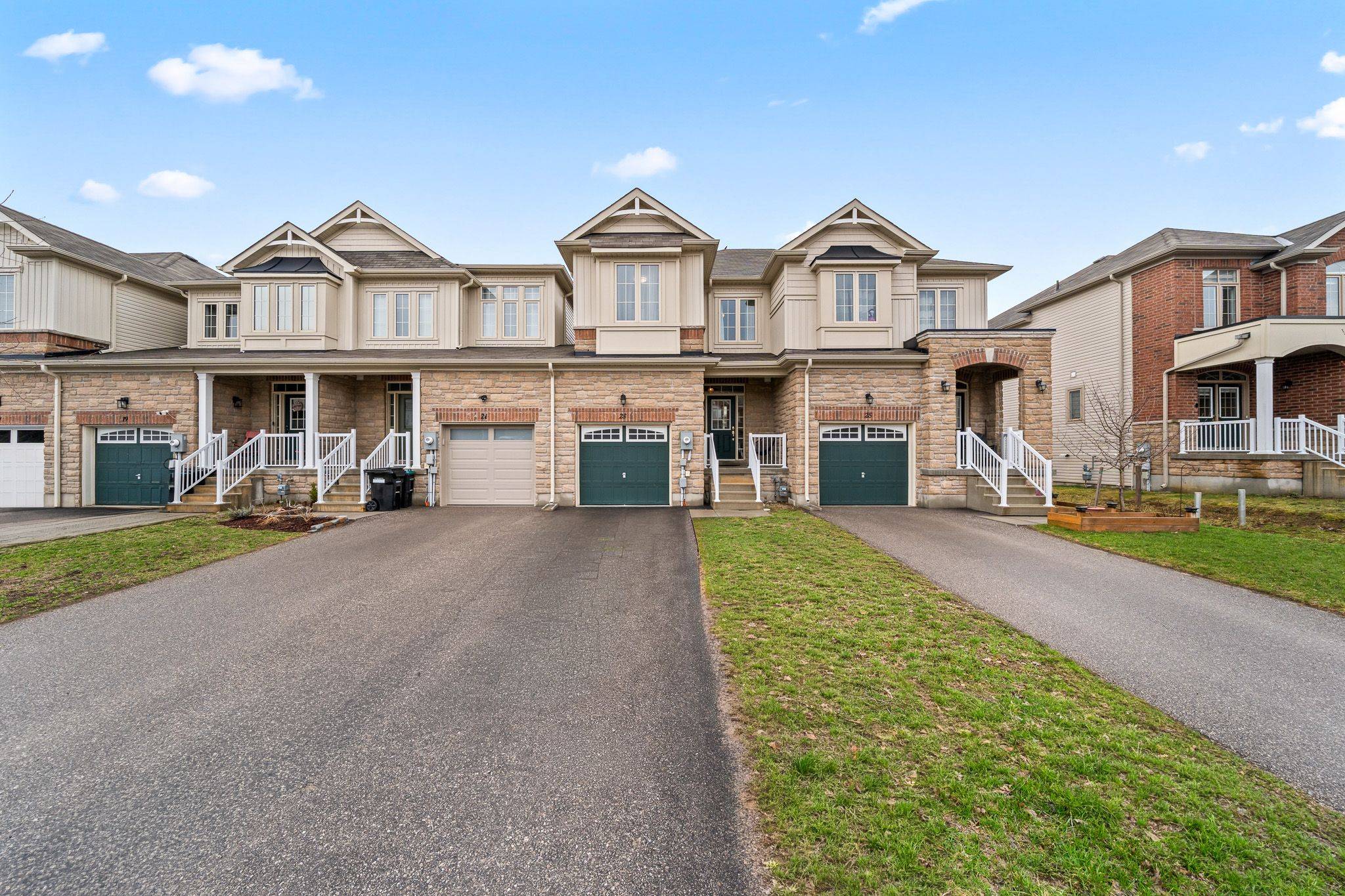 23 Greenwood DR, Essa, ON L3W 0N5