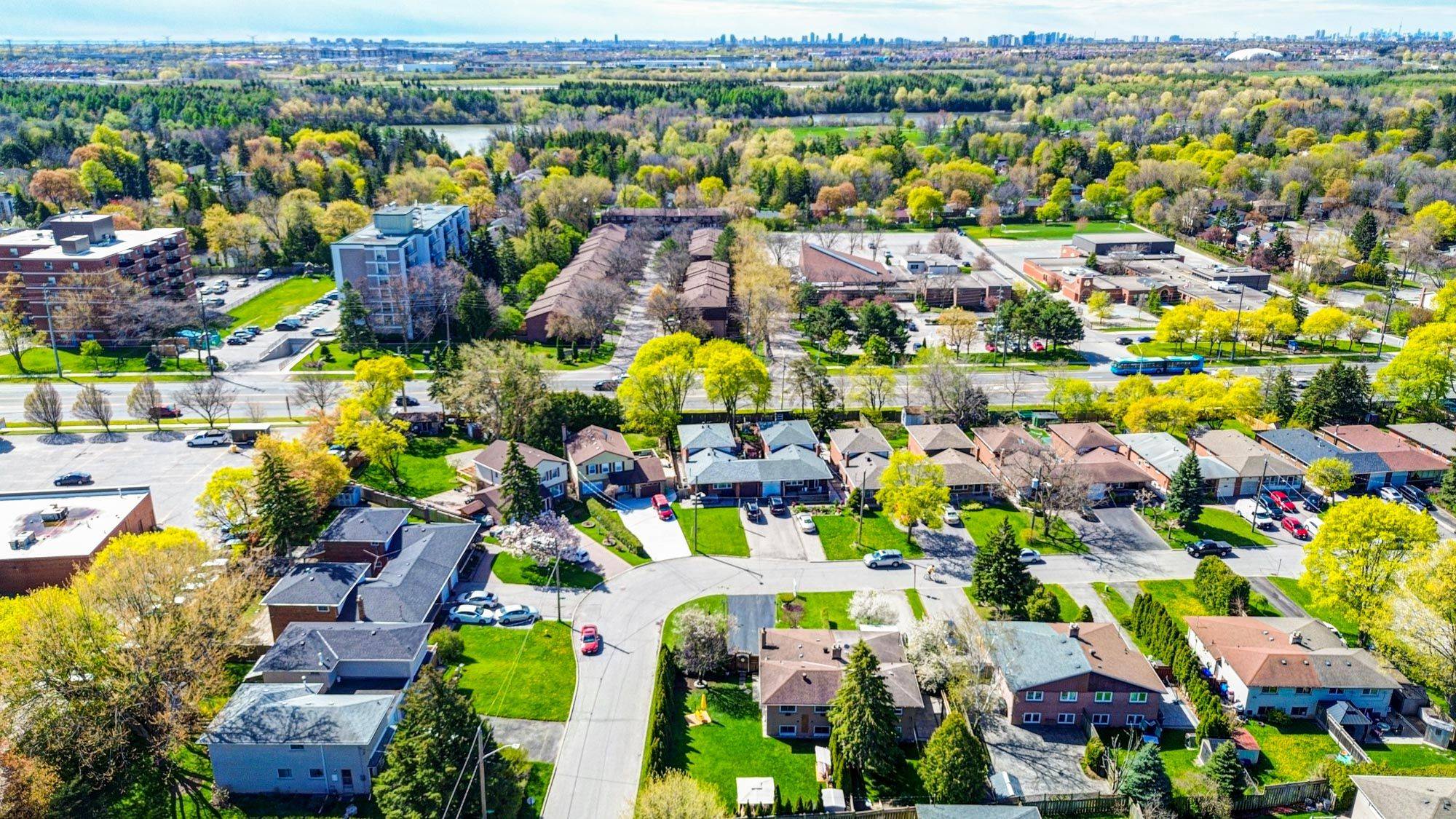24 Friar Tuck RD, Markham, ON L3P 1L9