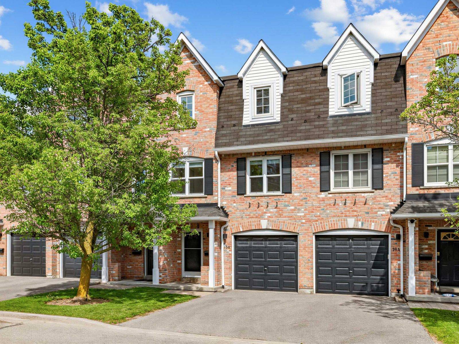 81 Northern Heights DR #15A, Richmond Hill, ON L4B 4C9