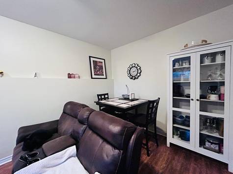 39 Monique CRES #Lower, Barrie, ON L4M 6Y3