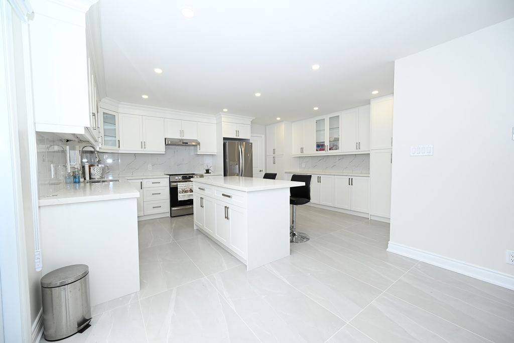 88 Bayshore DR, Ramara, ON L0K 1B0