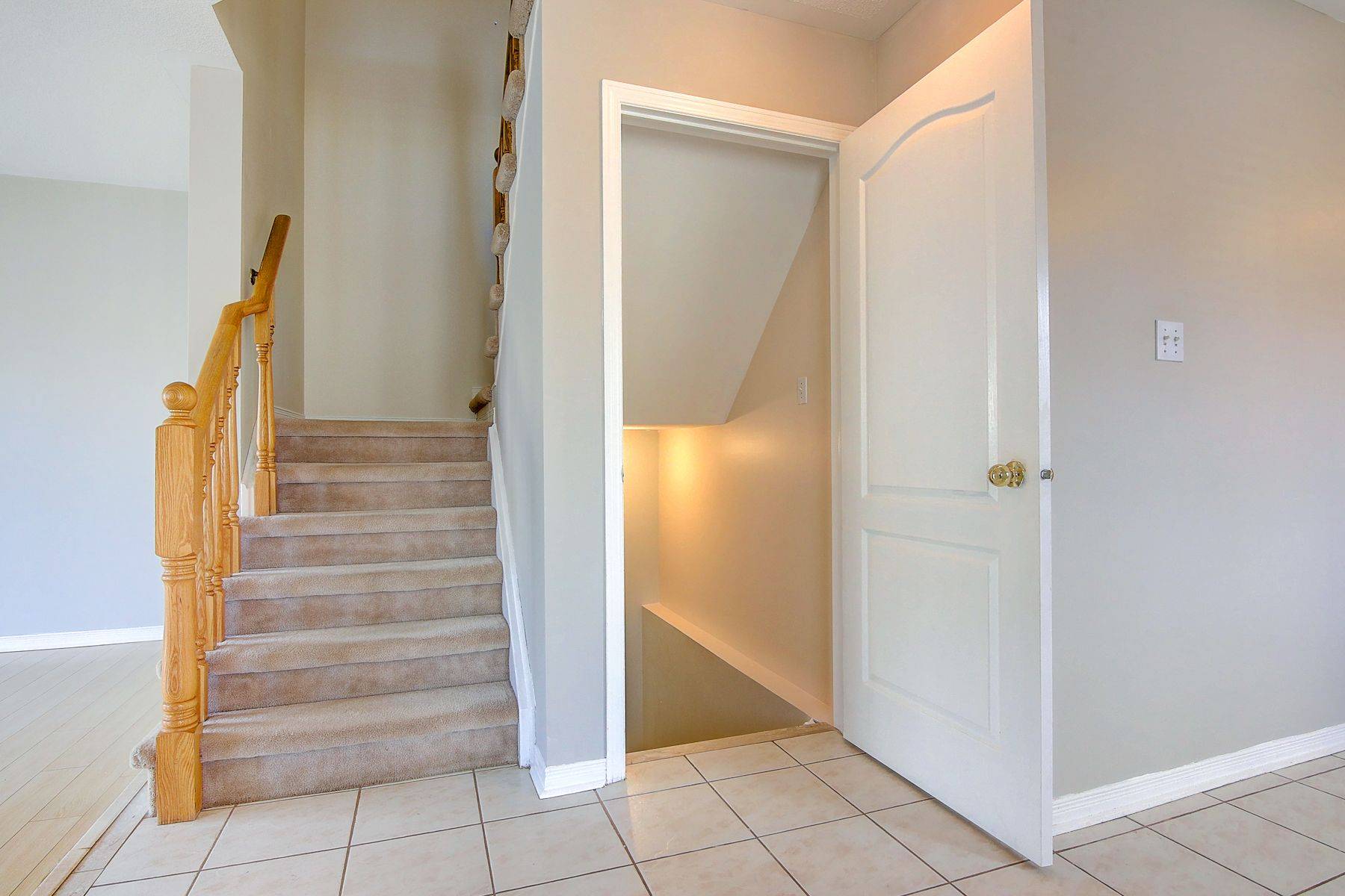 1498 Pinecliff RD, Oakville, ON L6M 4A8