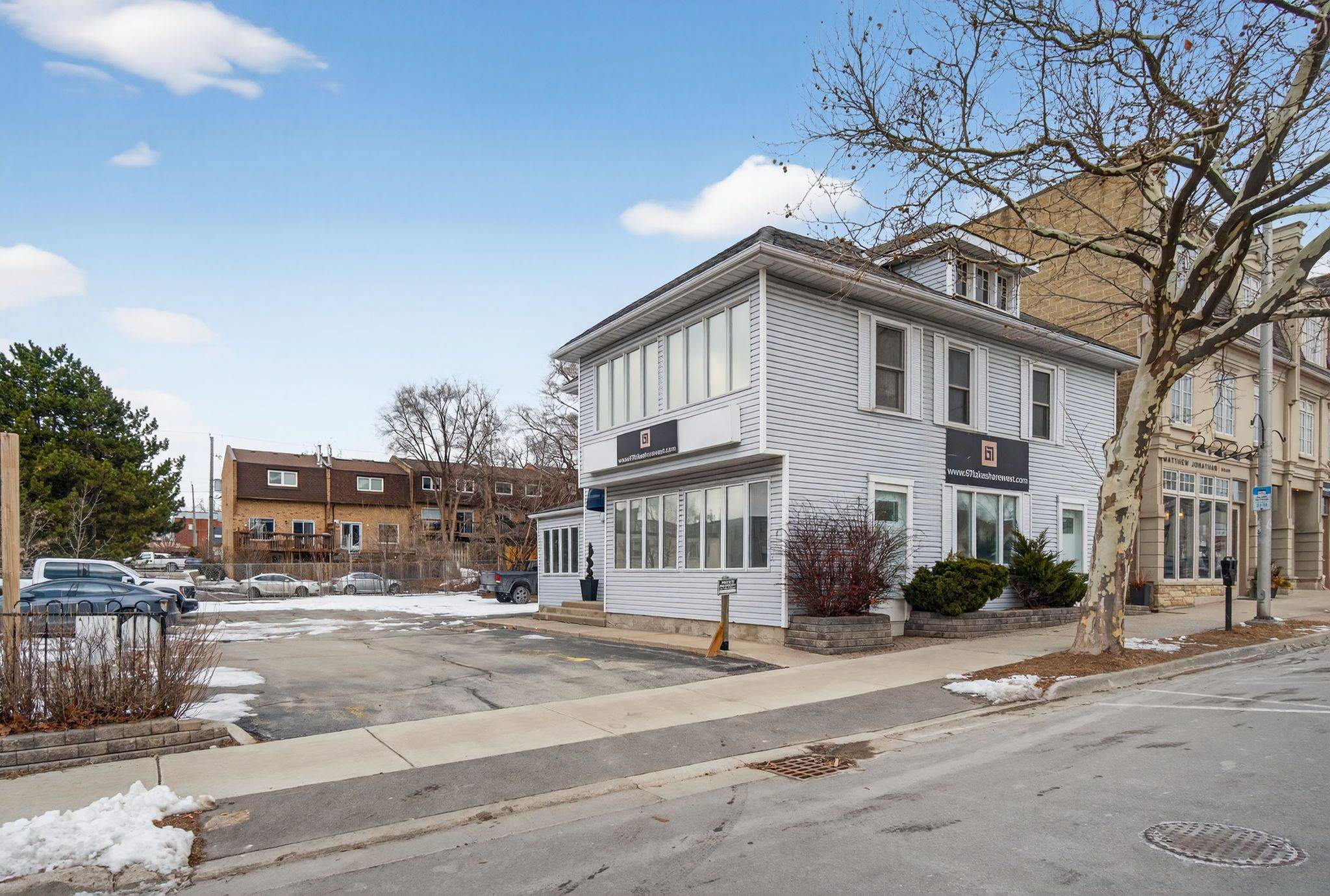 67 Lakeshore RD W, Oakville, ON L6K 1C9