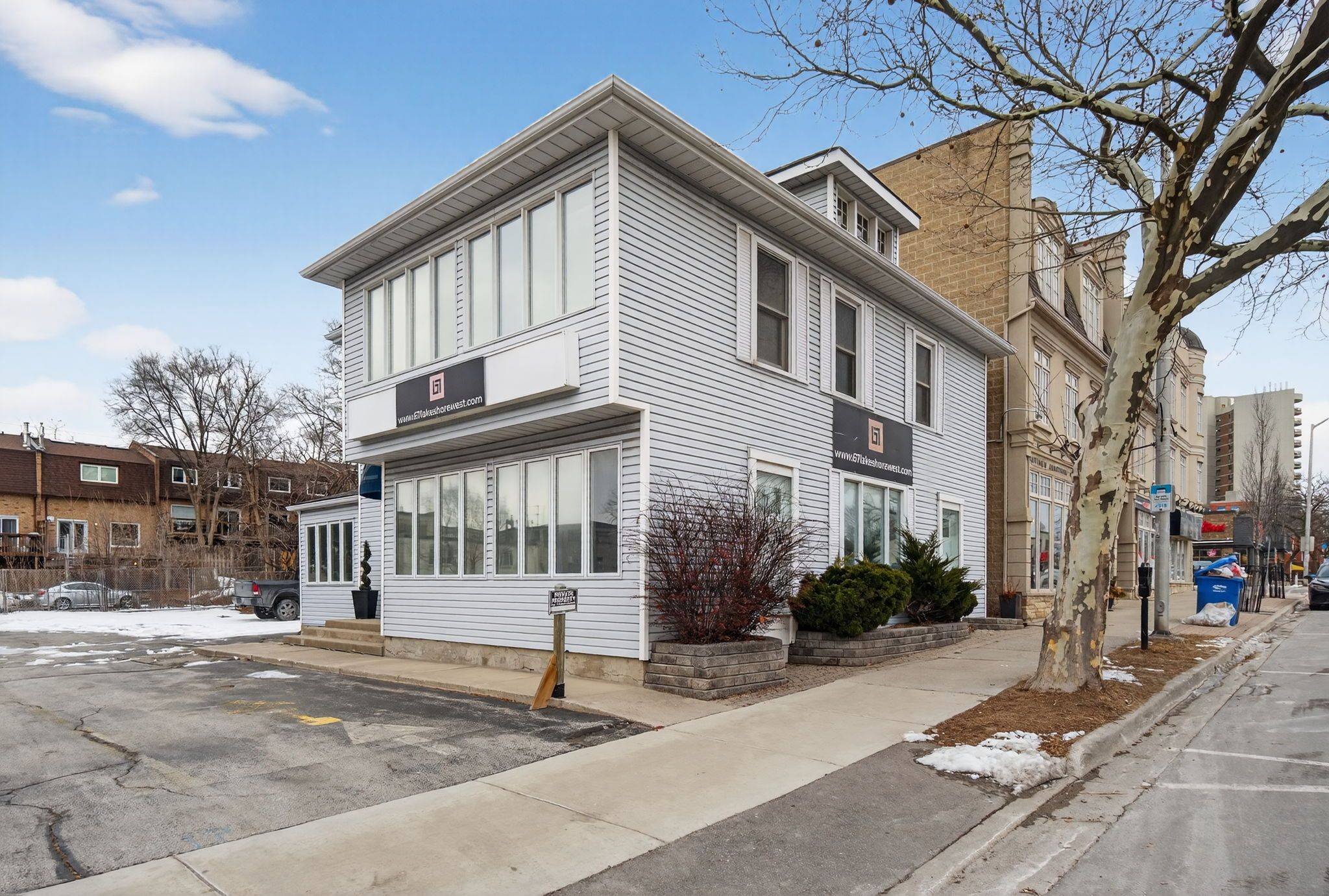 67 Lakeshore RD W, Oakville, ON L6K 1C9