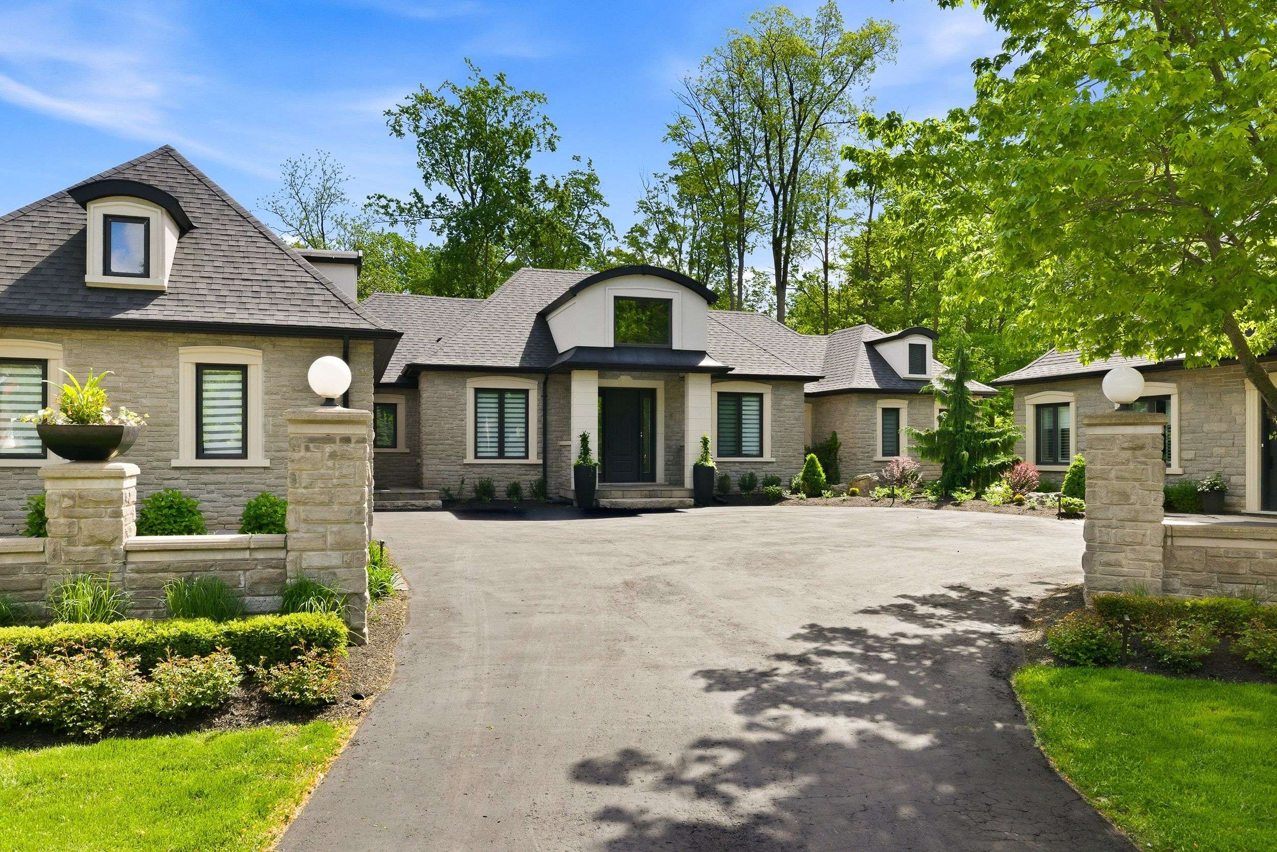 3205 Highpoint CT, Burlington, ON L7P 0P9