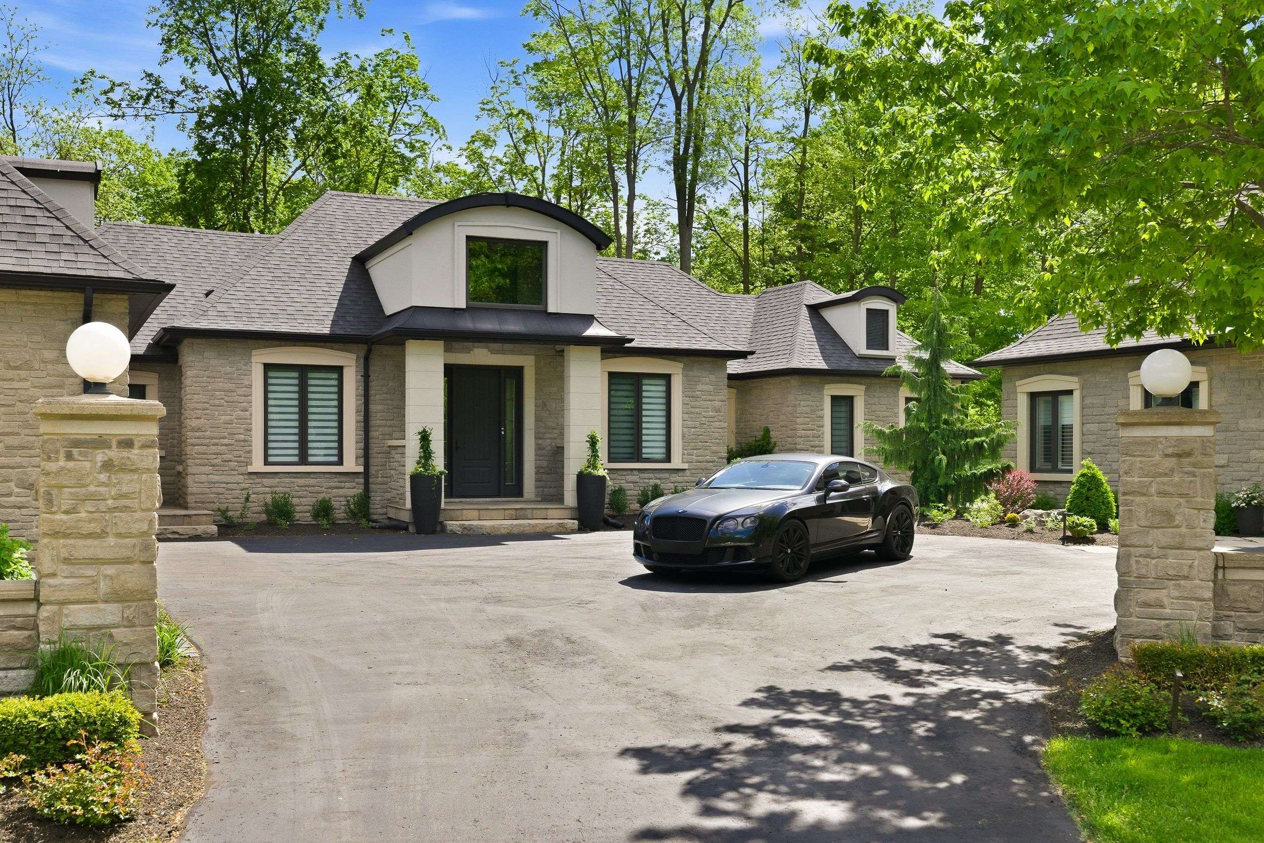 3205 Highpoint CT, Burlington, ON L7P 0P9
