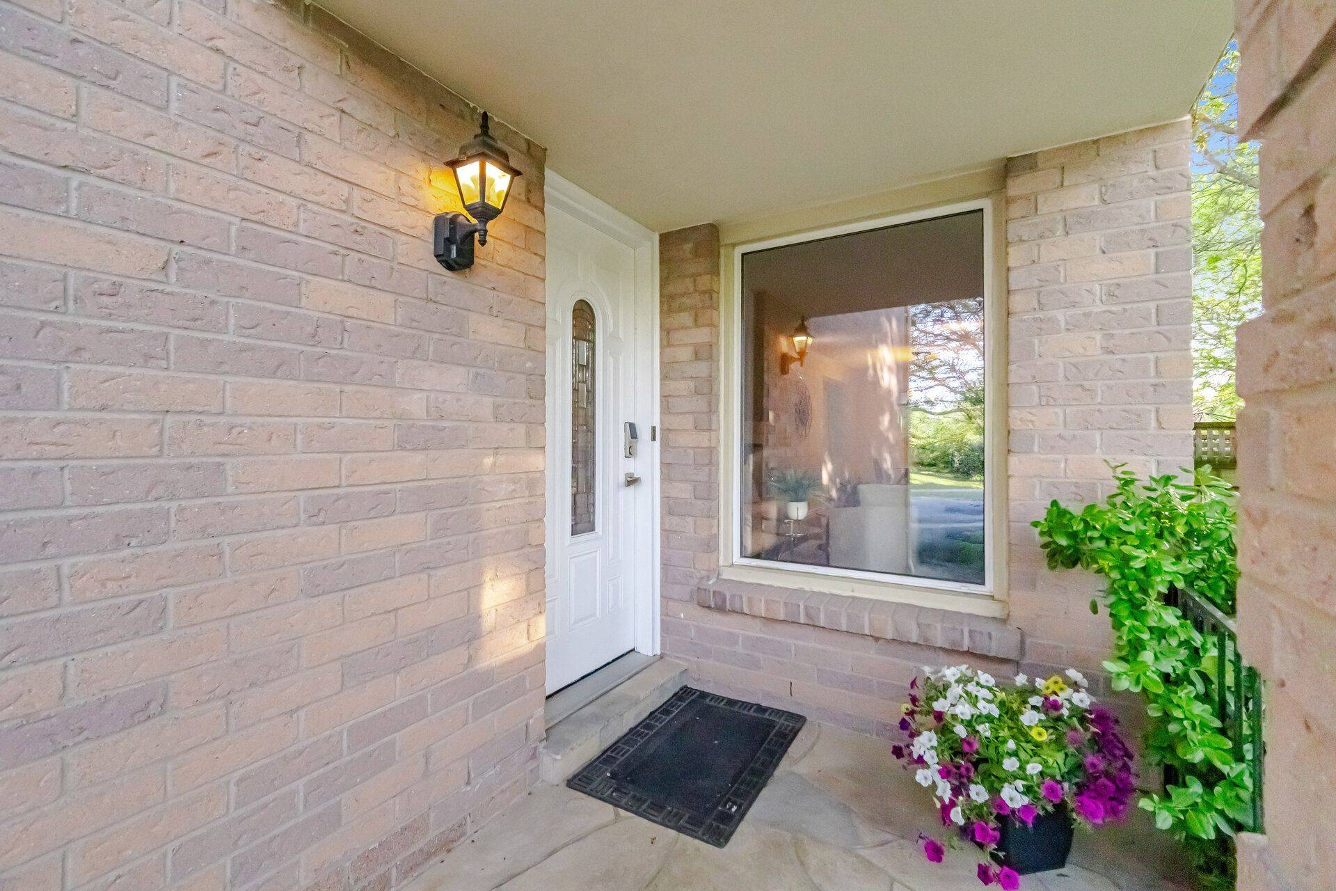 1308 Valerie CRES, Oakville, ON L6J 7E2