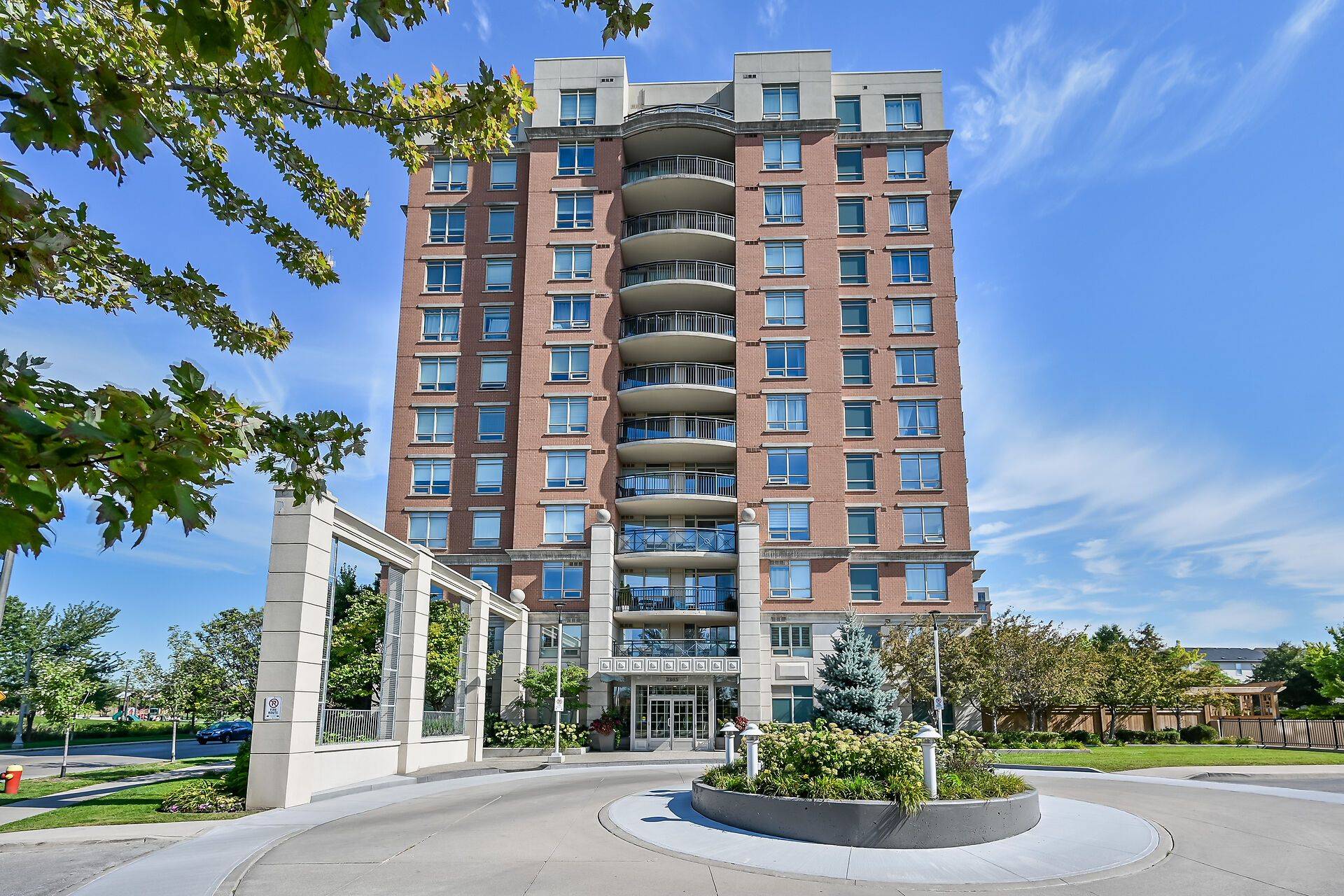 2365 Central Park DR #601, Oakville, ON L6H 0C7