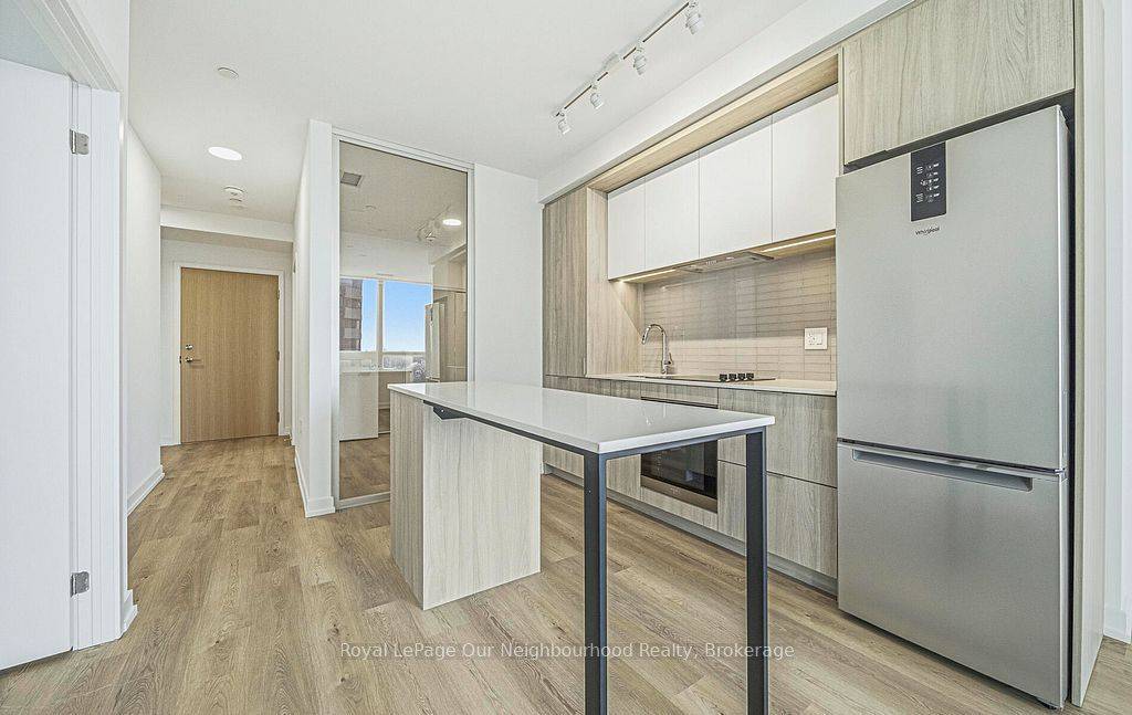 395 Square One DR #412, Mississauga, ON L5B 0P6