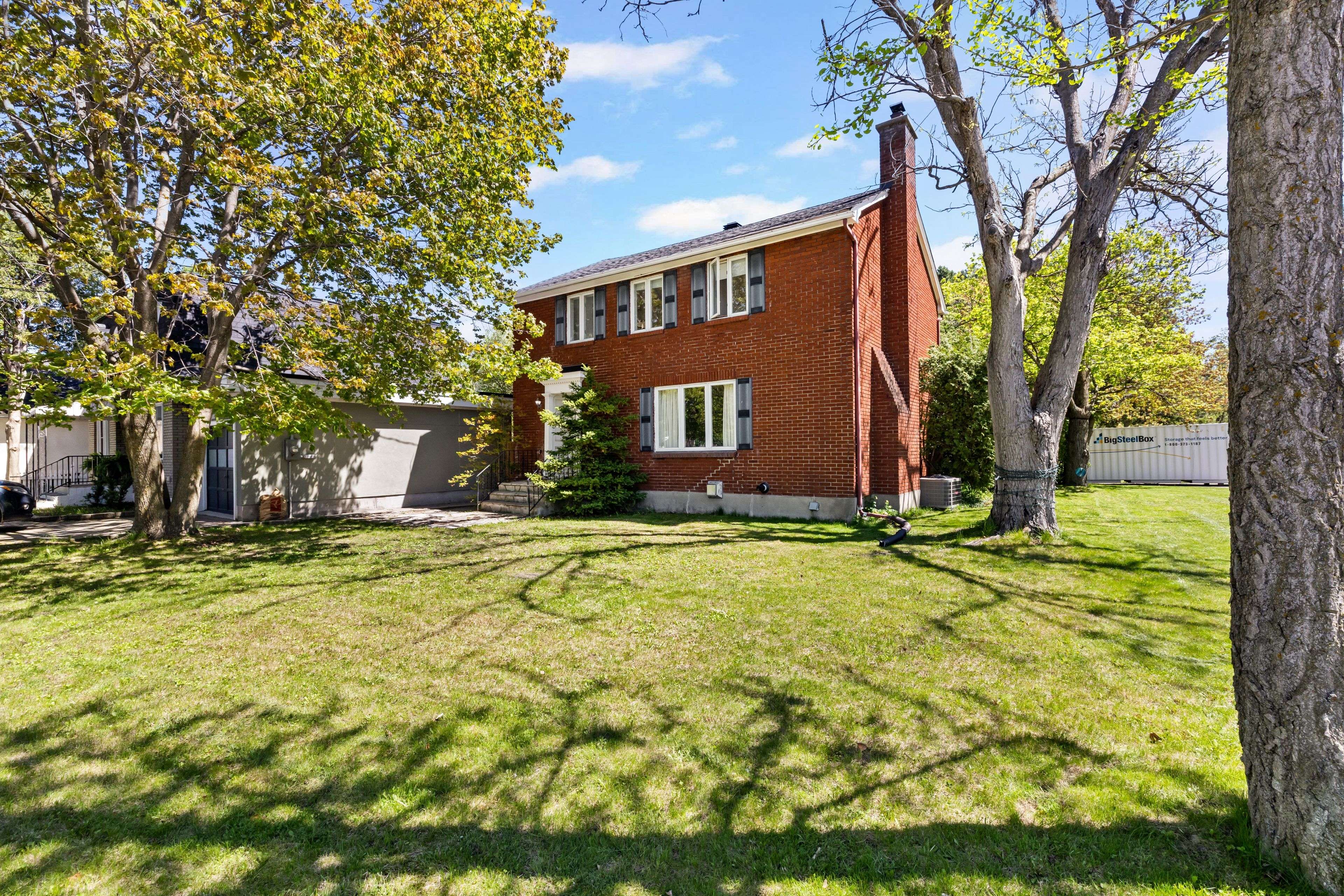 824 Byron AVE, Carlingwood - Westboro And Area, ON K2A 0H7