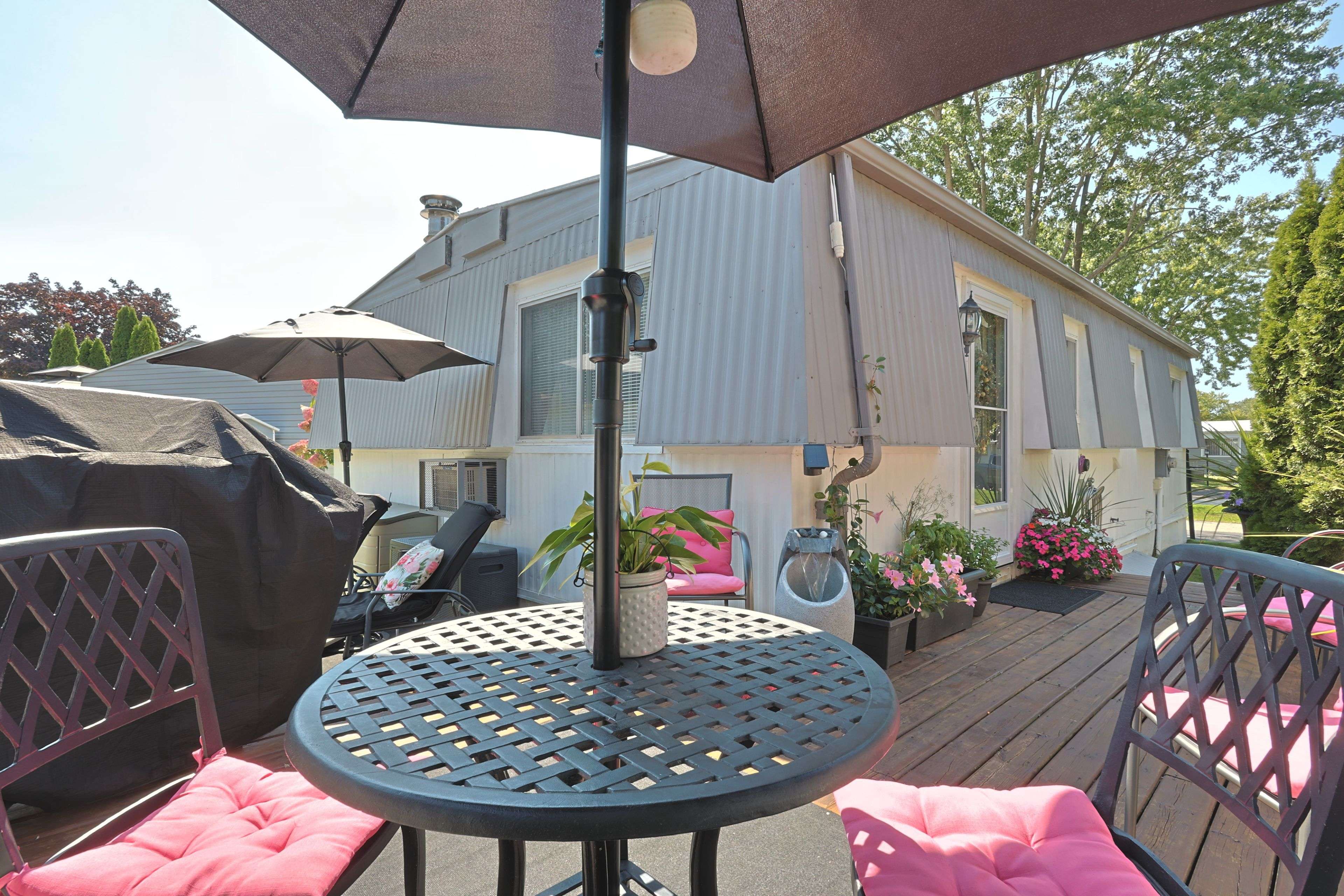 208 Biltmore DR, South Huron, ON N0M 1T0